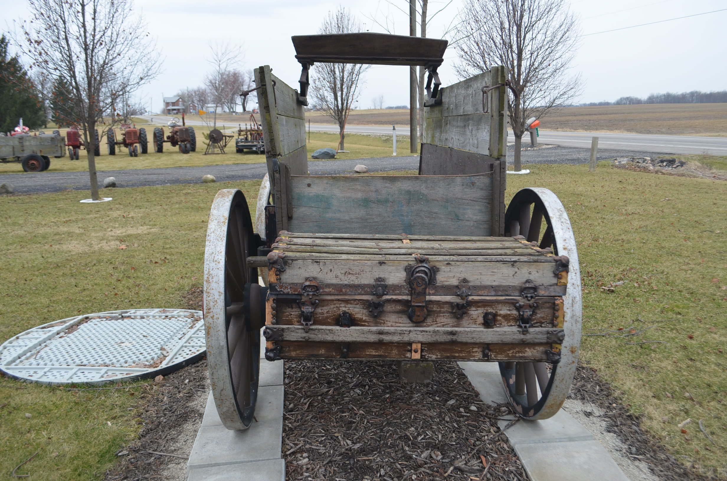 Property photo 26 - PERSONAL PROPERTY & ANTIQUE TRACTORS AUCTION IN HUNTINGTON COUNTY, INDIANA