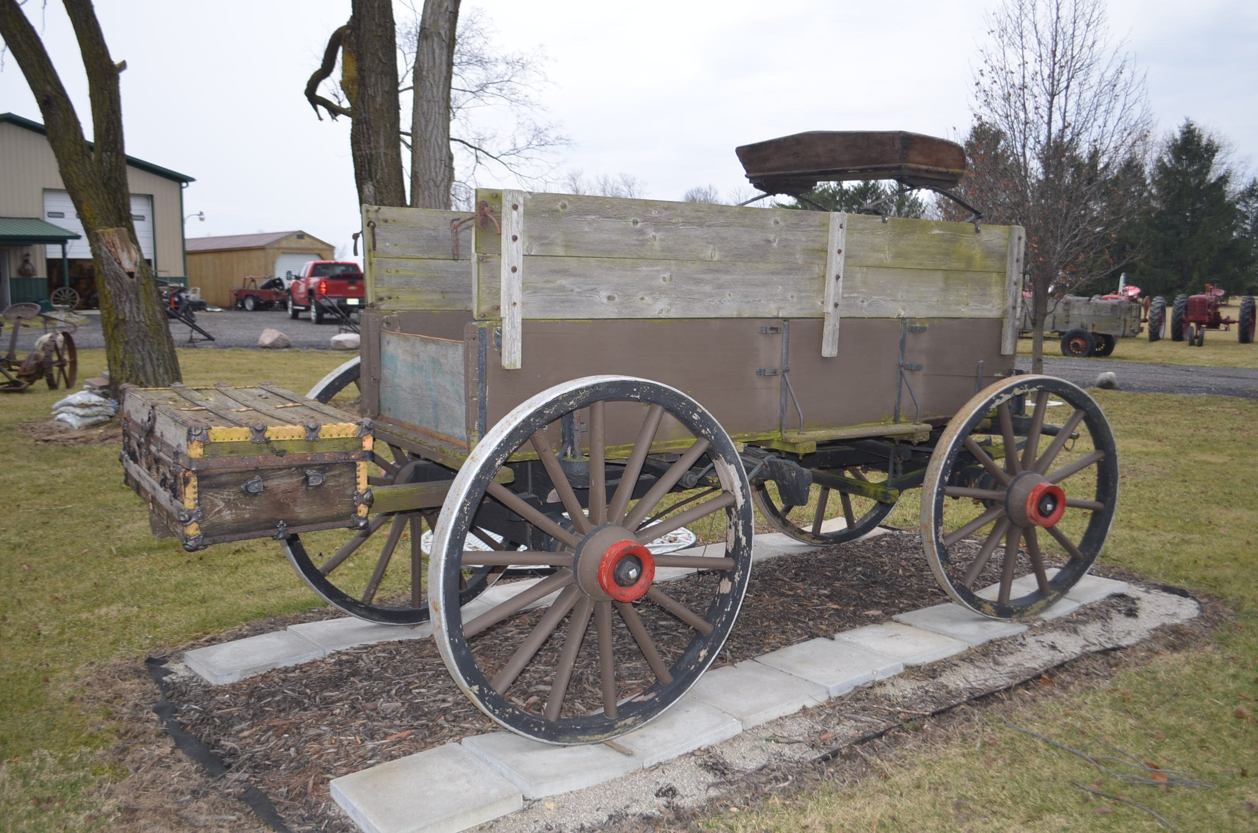 Property photo 27 - PERSONAL PROPERTY & ANTIQUE TRACTORS AUCTION IN HUNTINGTON COUNTY, INDIANA