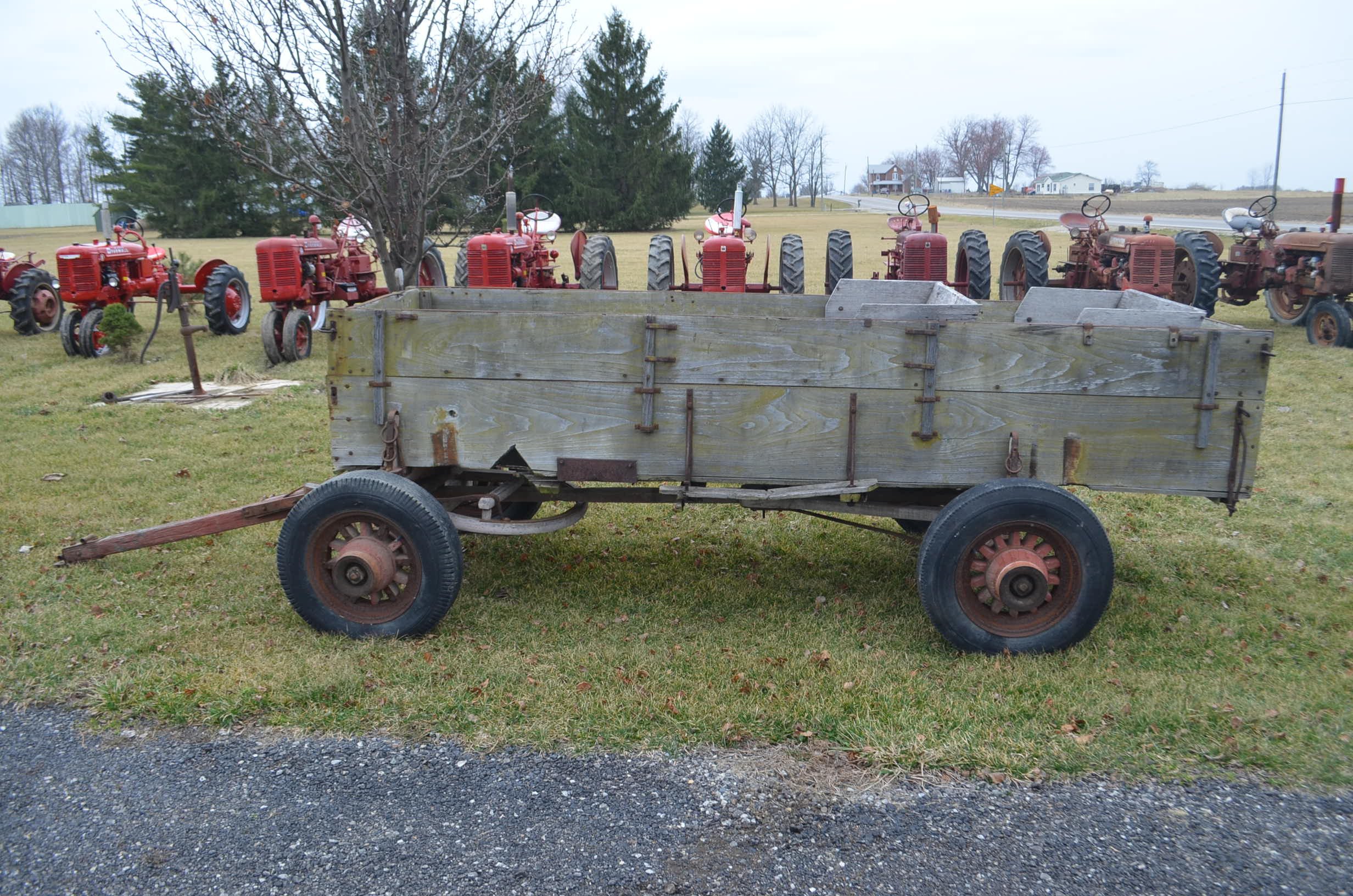 Property photo 25 - PERSONAL PROPERTY & ANTIQUE TRACTORS AUCTION IN HUNTINGTON COUNTY, INDIANA
