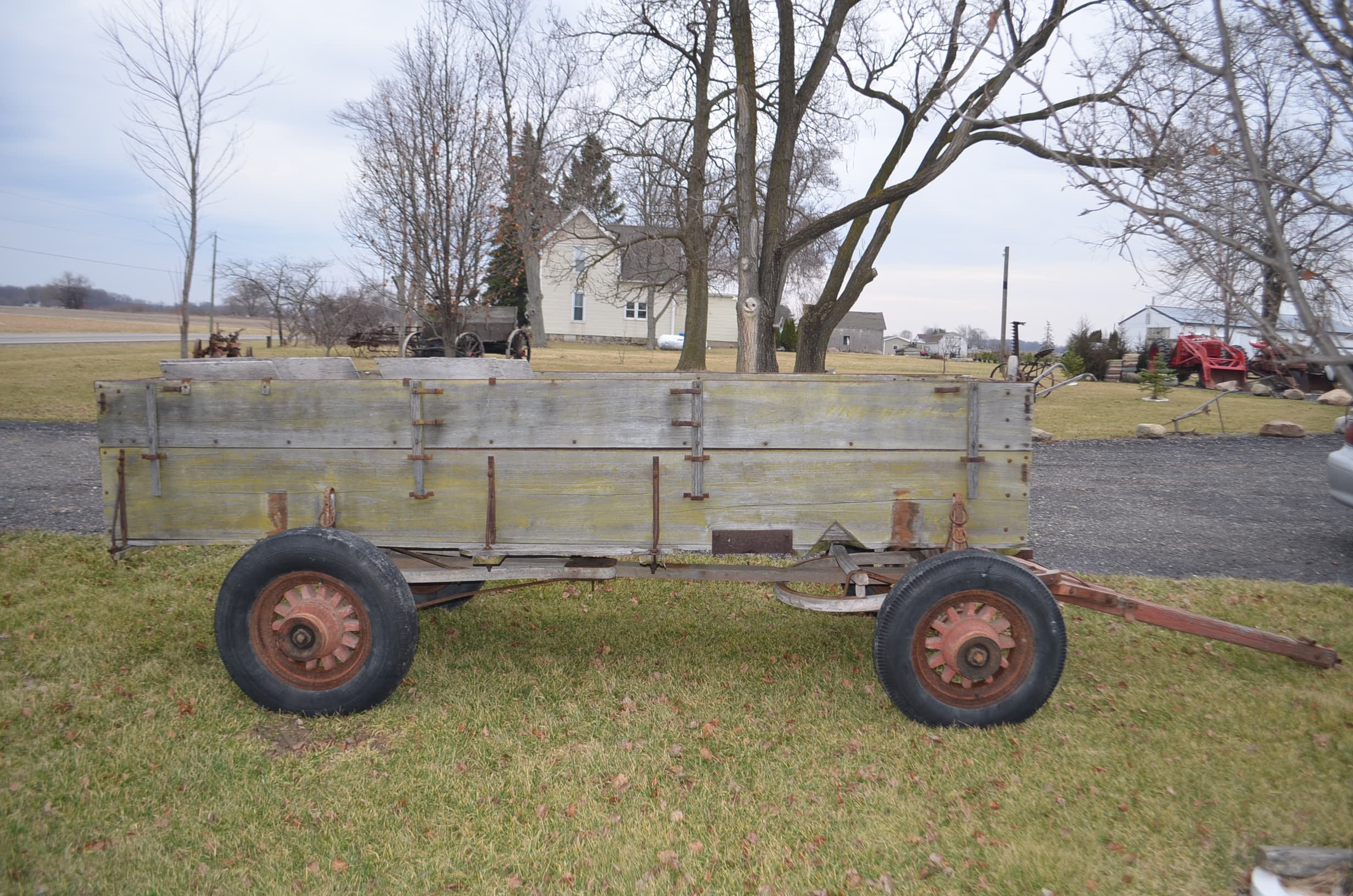 Property photo 28 - PERSONAL PROPERTY & ANTIQUE TRACTORS AUCTION IN HUNTINGTON COUNTY, INDIANA