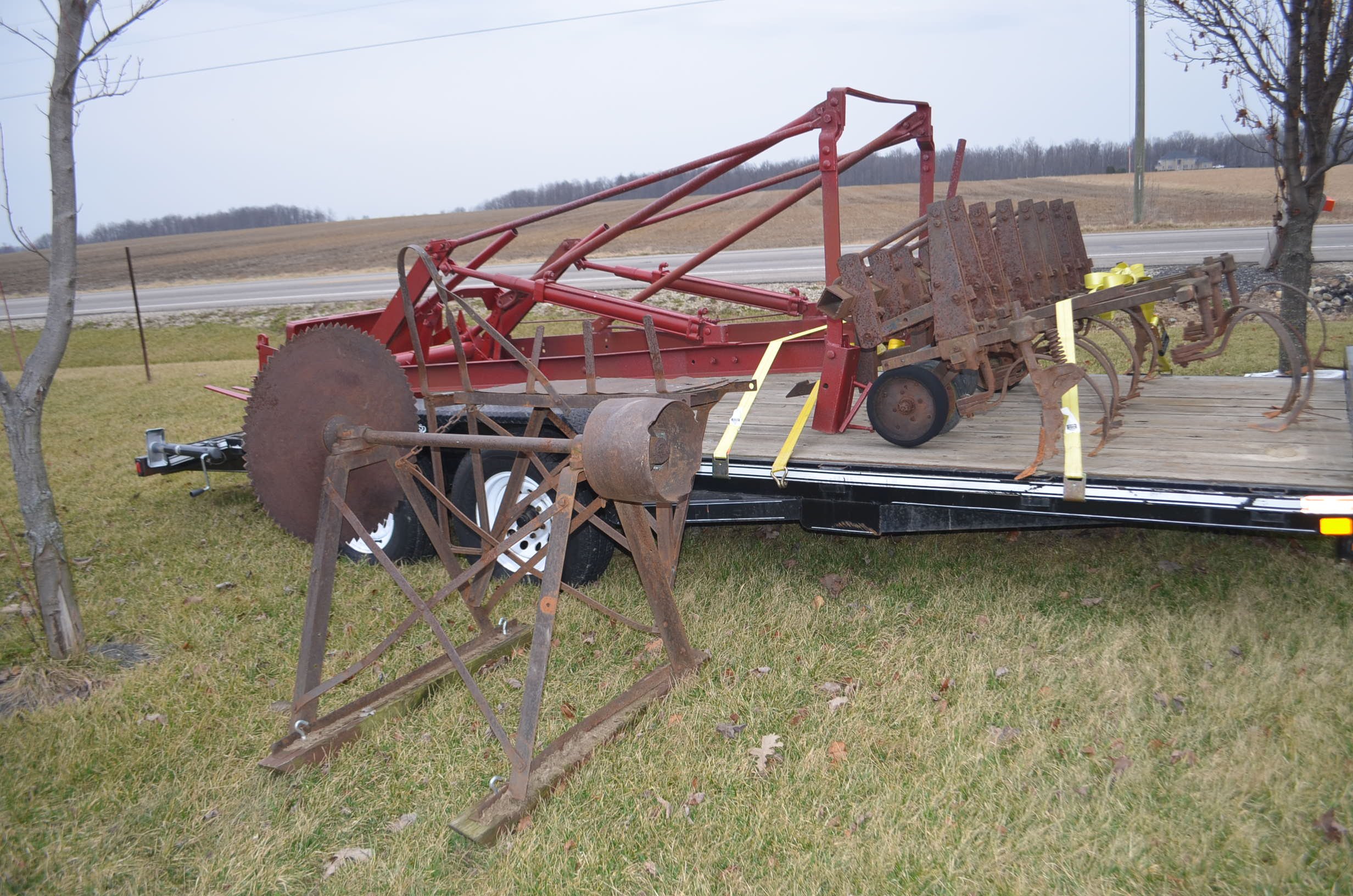 Property photo 40 - PERSONAL PROPERTY & ANTIQUE TRACTORS AUCTION IN HUNTINGTON COUNTY, INDIANA