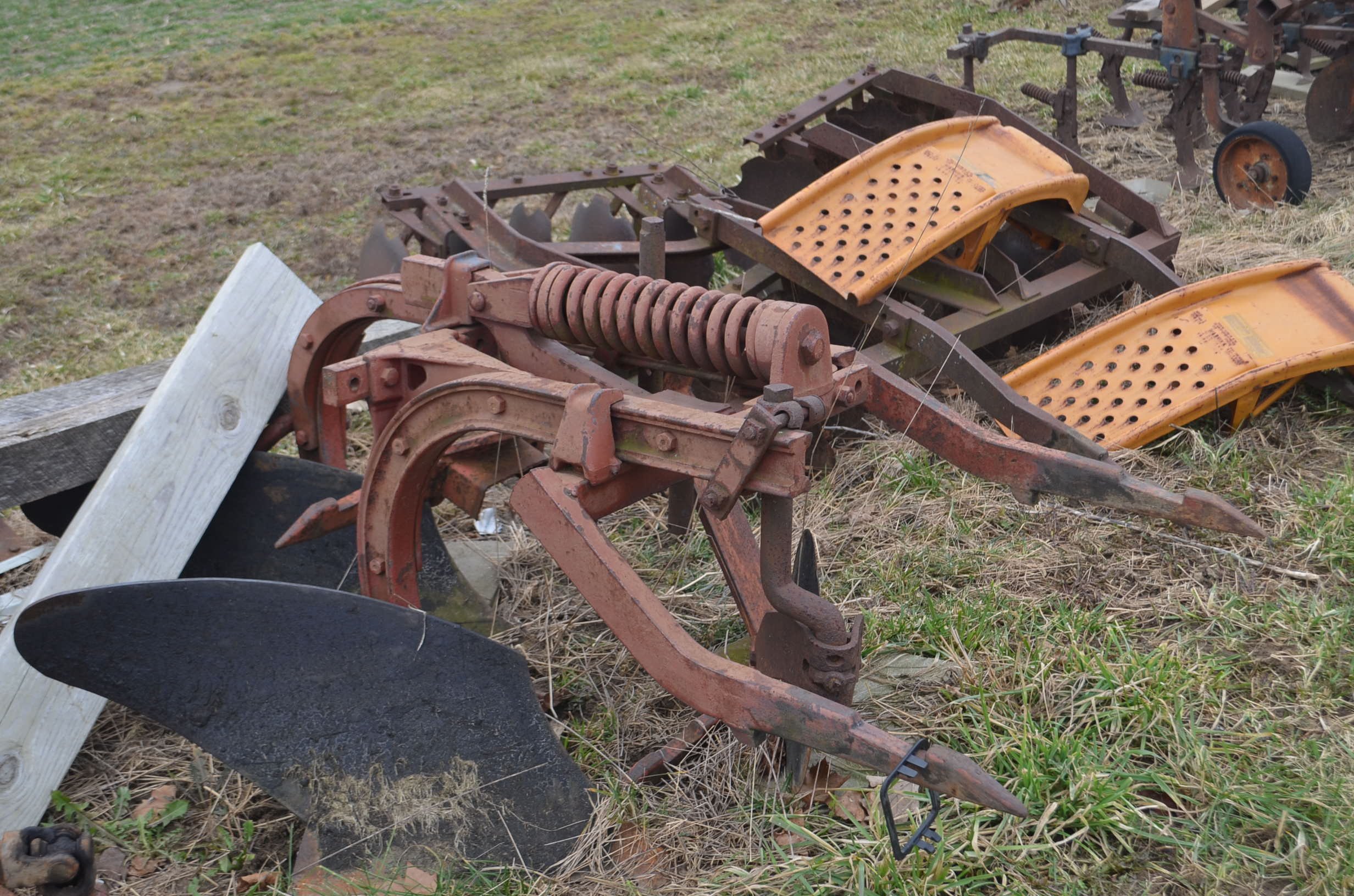 Property photo 36 - PERSONAL PROPERTY & ANTIQUE TRACTORS AUCTION IN HUNTINGTON COUNTY, INDIANA