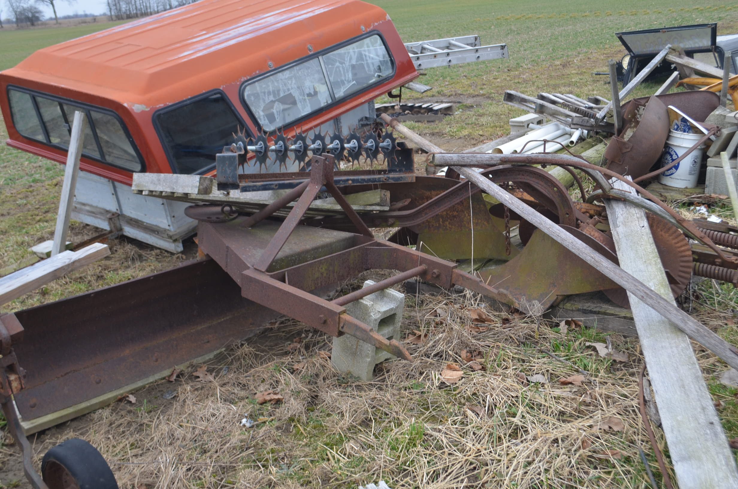 Property photo 30 - PERSONAL PROPERTY & ANTIQUE TRACTORS AUCTION IN HUNTINGTON COUNTY, INDIANA