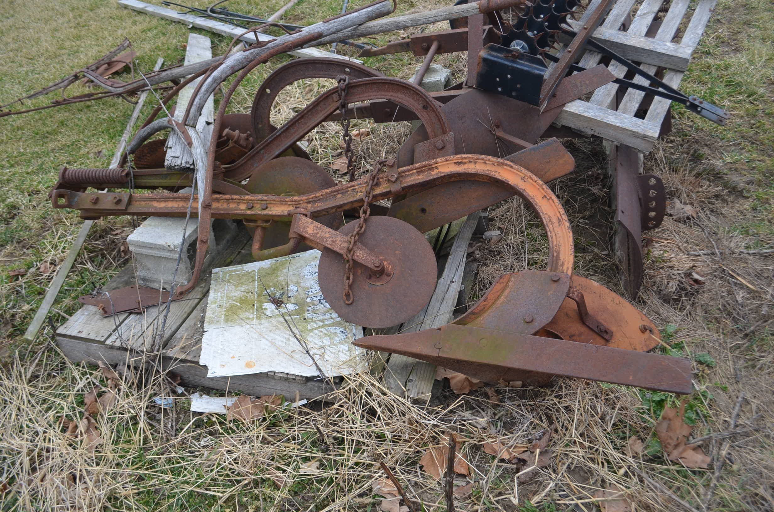 Property photo 34 - PERSONAL PROPERTY & ANTIQUE TRACTORS AUCTION IN HUNTINGTON COUNTY, INDIANA