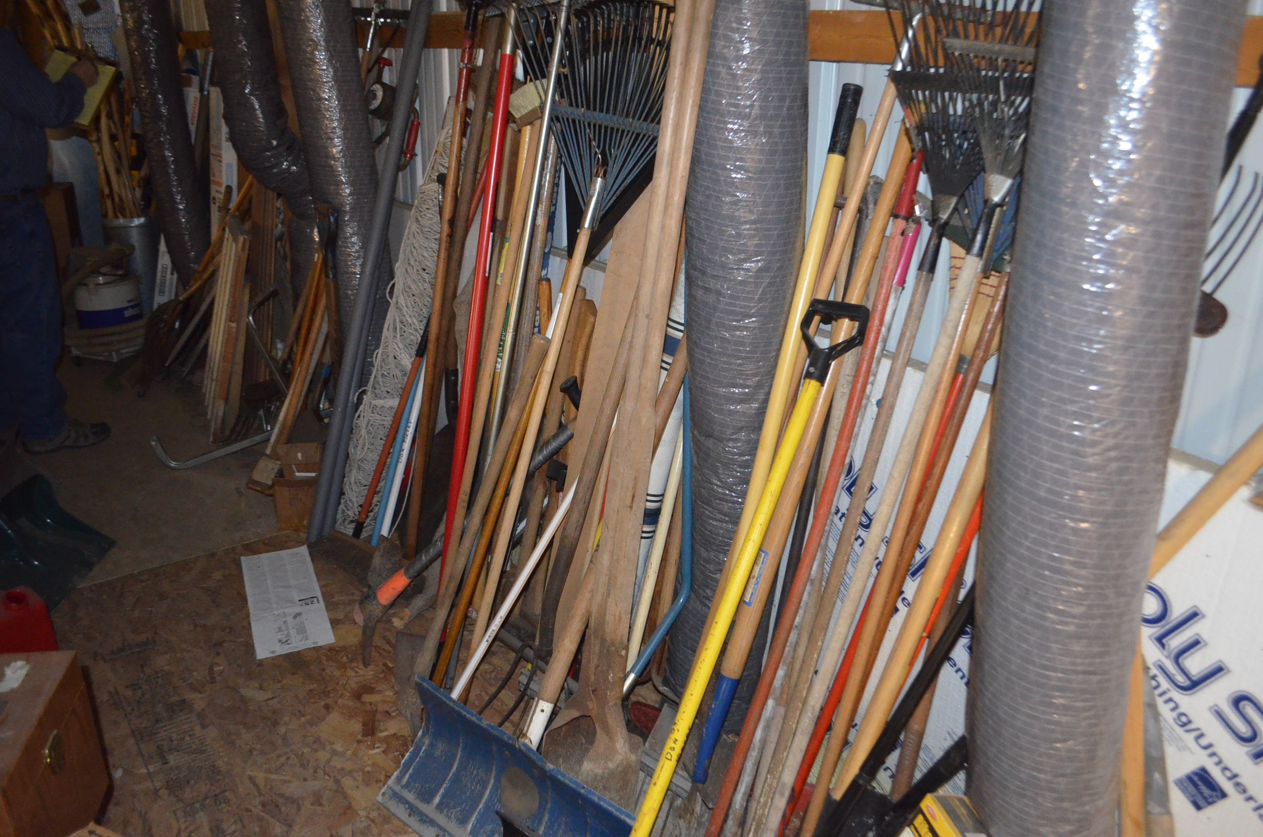 Property photo 103 - PERSONAL PROPERTY & ANTIQUE TRACTORS AUCTION IN HUNTINGTON COUNTY, INDIANA