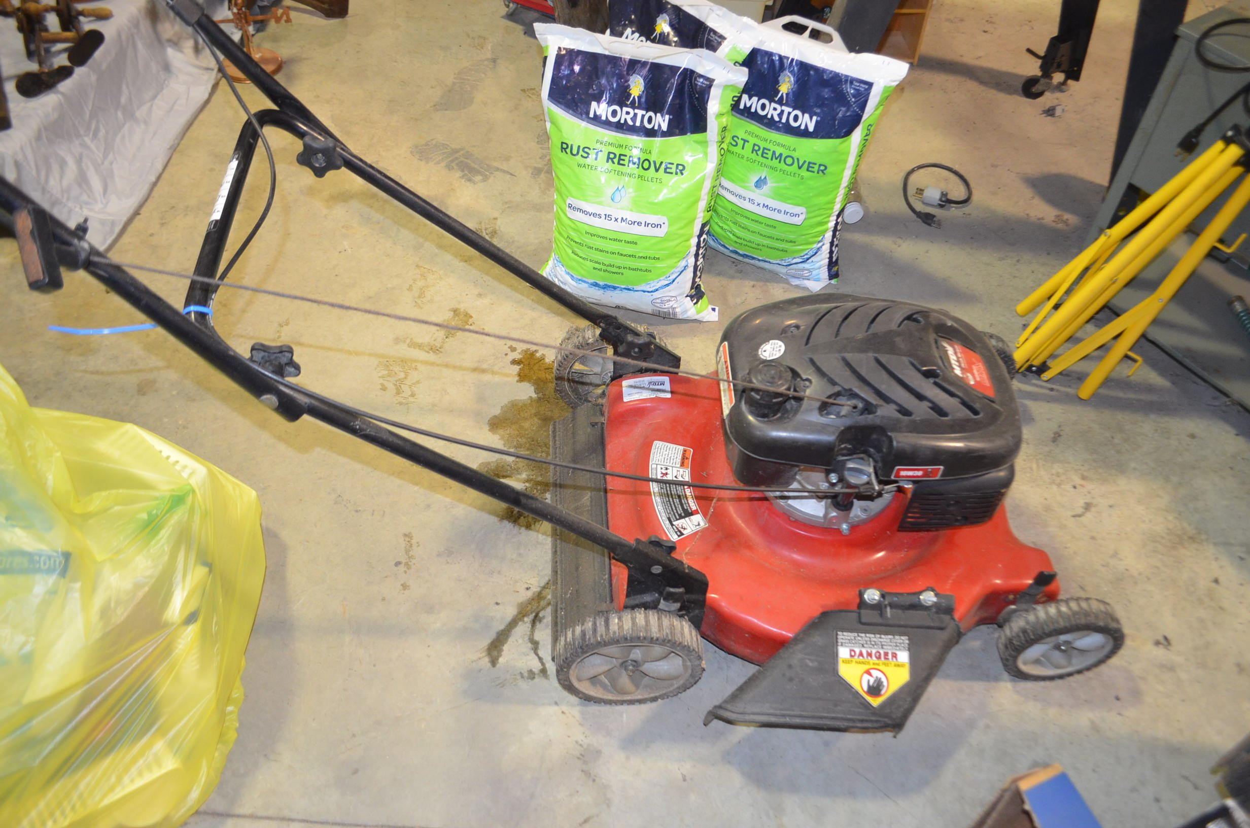 Property photo 101 - PERSONAL PROPERTY & ANTIQUE TRACTORS AUCTION IN HUNTINGTON COUNTY, INDIANA