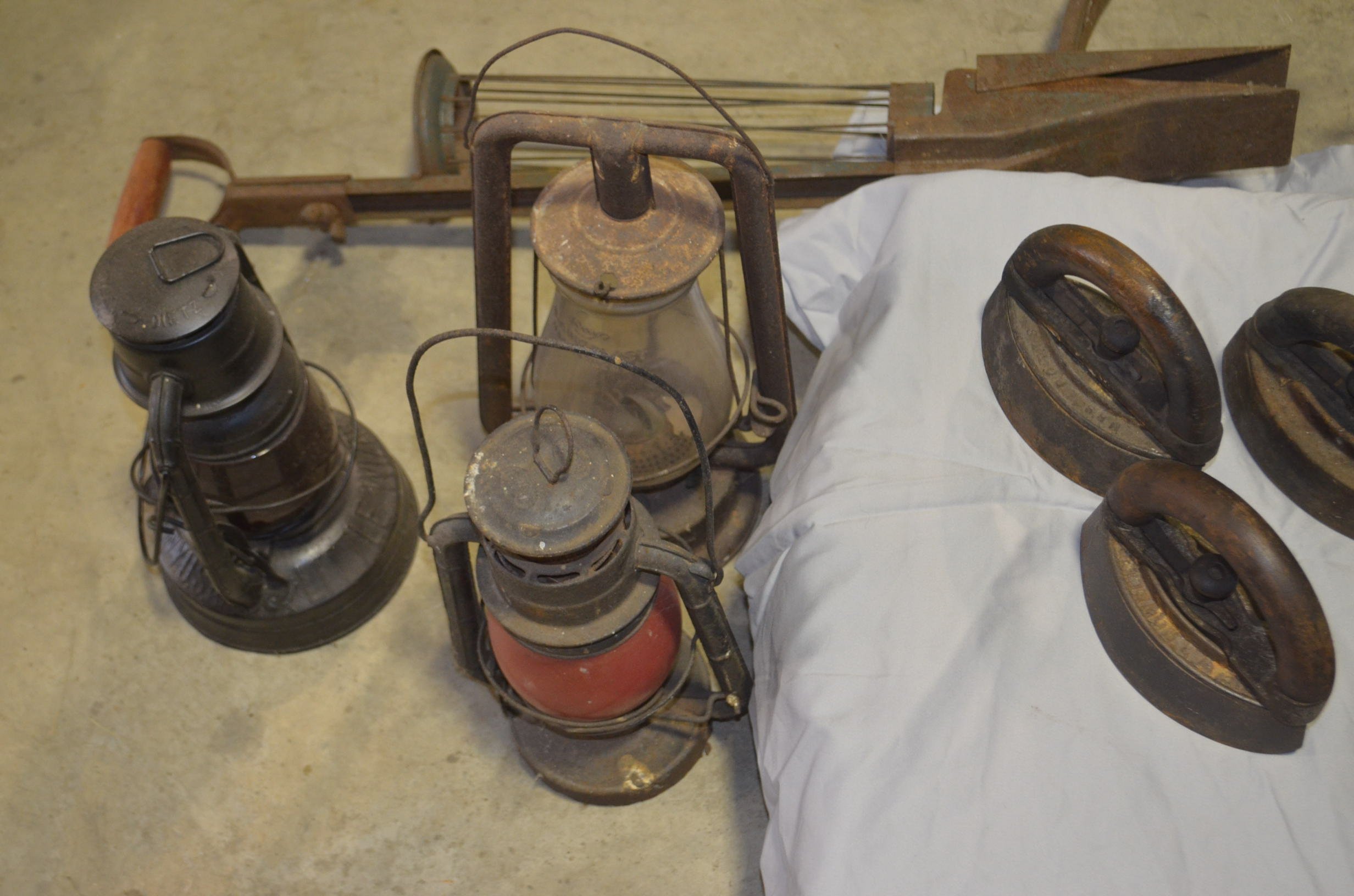 Property photo 149 - PERSONAL PROPERTY & ANTIQUE TRACTORS AUCTION IN HUNTINGTON COUNTY, INDIANA