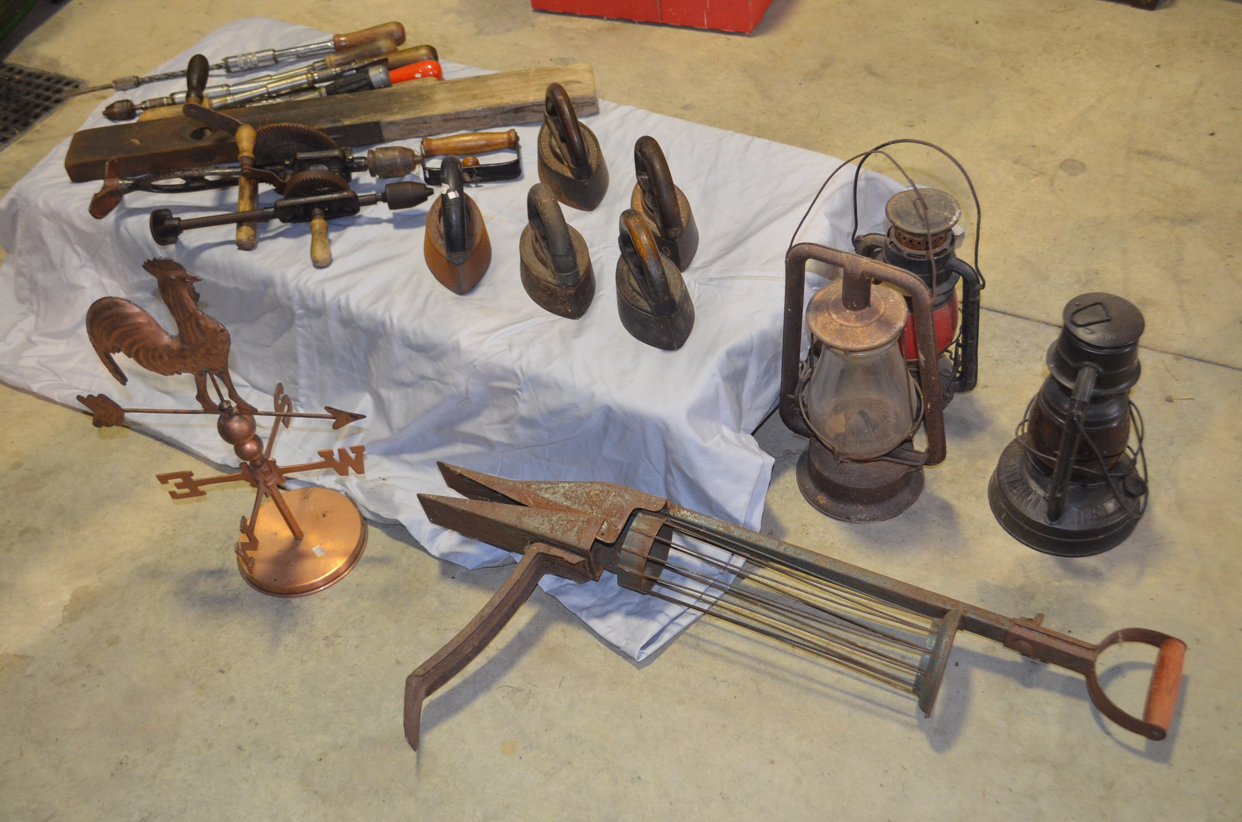 Property photo 147 - PERSONAL PROPERTY & ANTIQUE TRACTORS AUCTION IN HUNTINGTON COUNTY, INDIANA