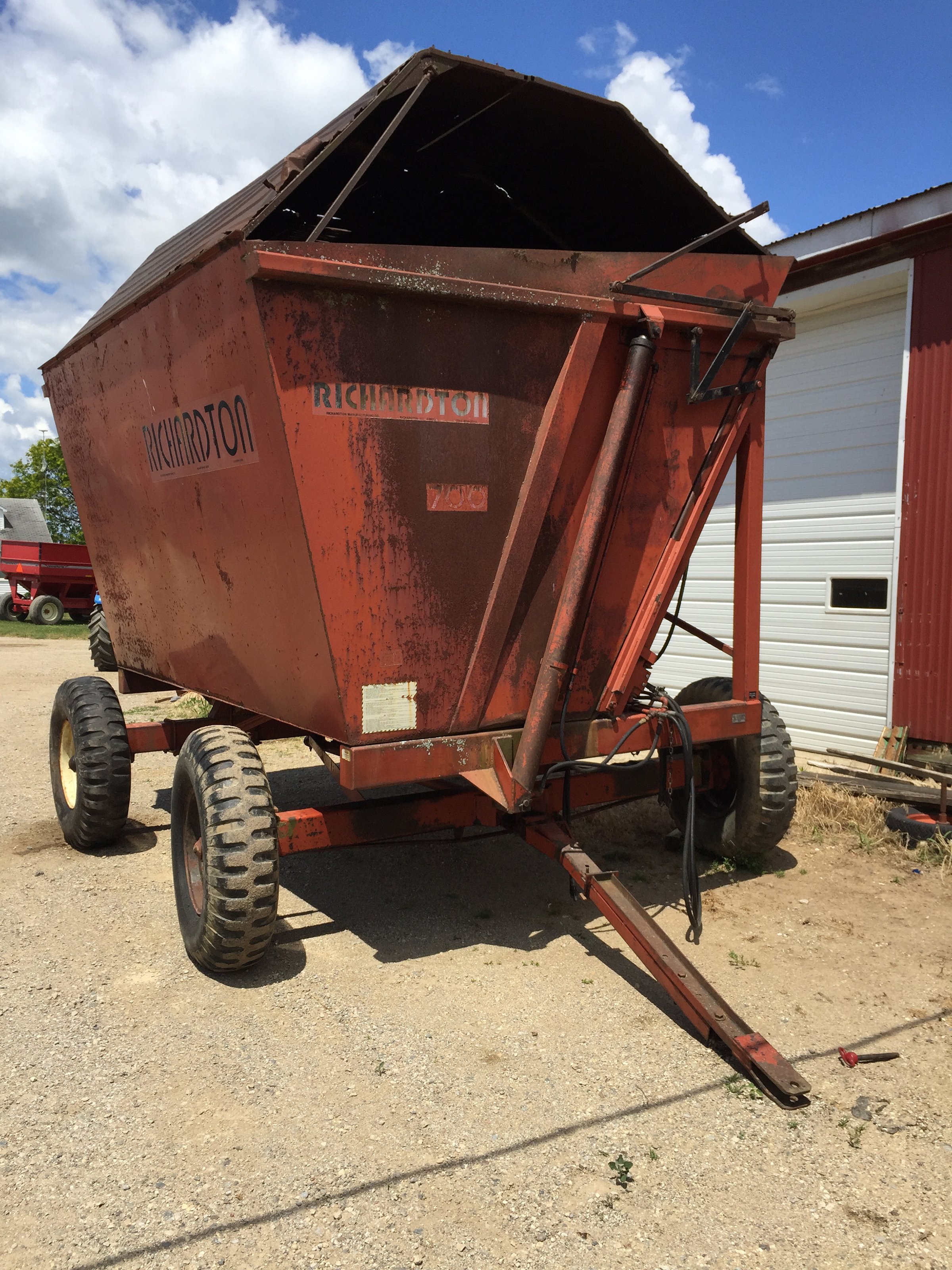 Property photo 84 - FARM EQUIPMENT AUCTION IN HILLSDALE COUNTY, MICHIGAN