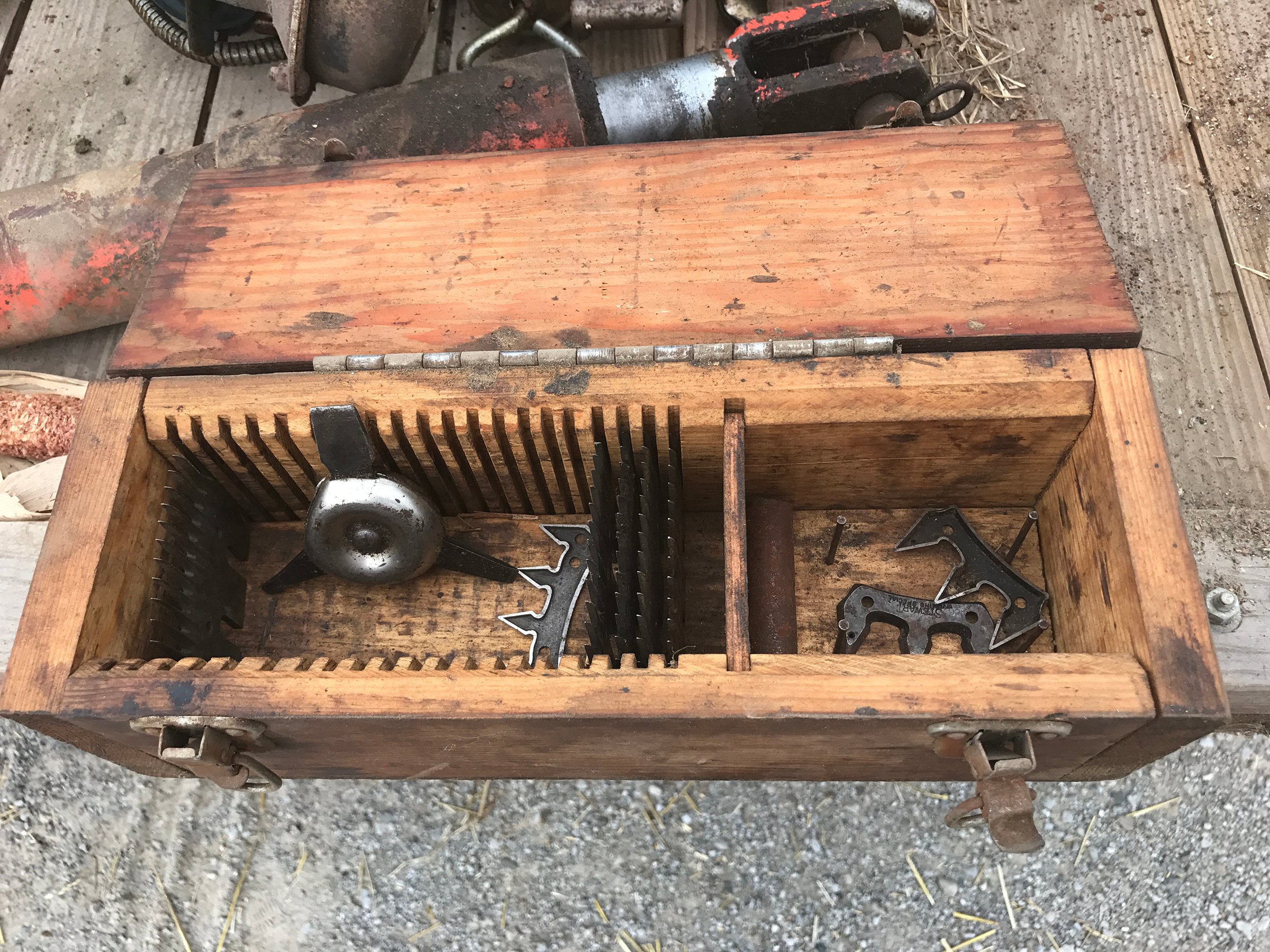 Property photo 201 - PERSONAL PROPERTY ANTIQUE & COLLECTIBLES AUCTION IN DEKALB CO., INDIANA