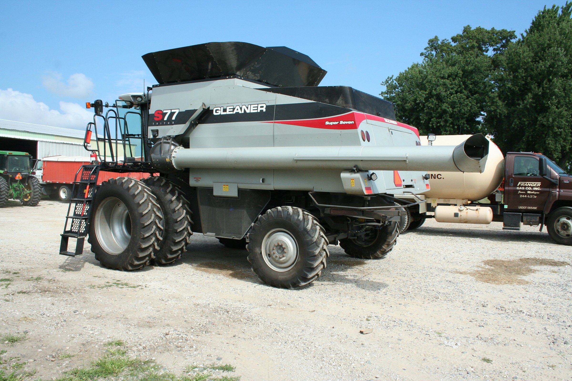 Property photo 11 - FARM EQUIPMENT AUCTION IN VAN BUREN COUNTY, MICHIGAN
