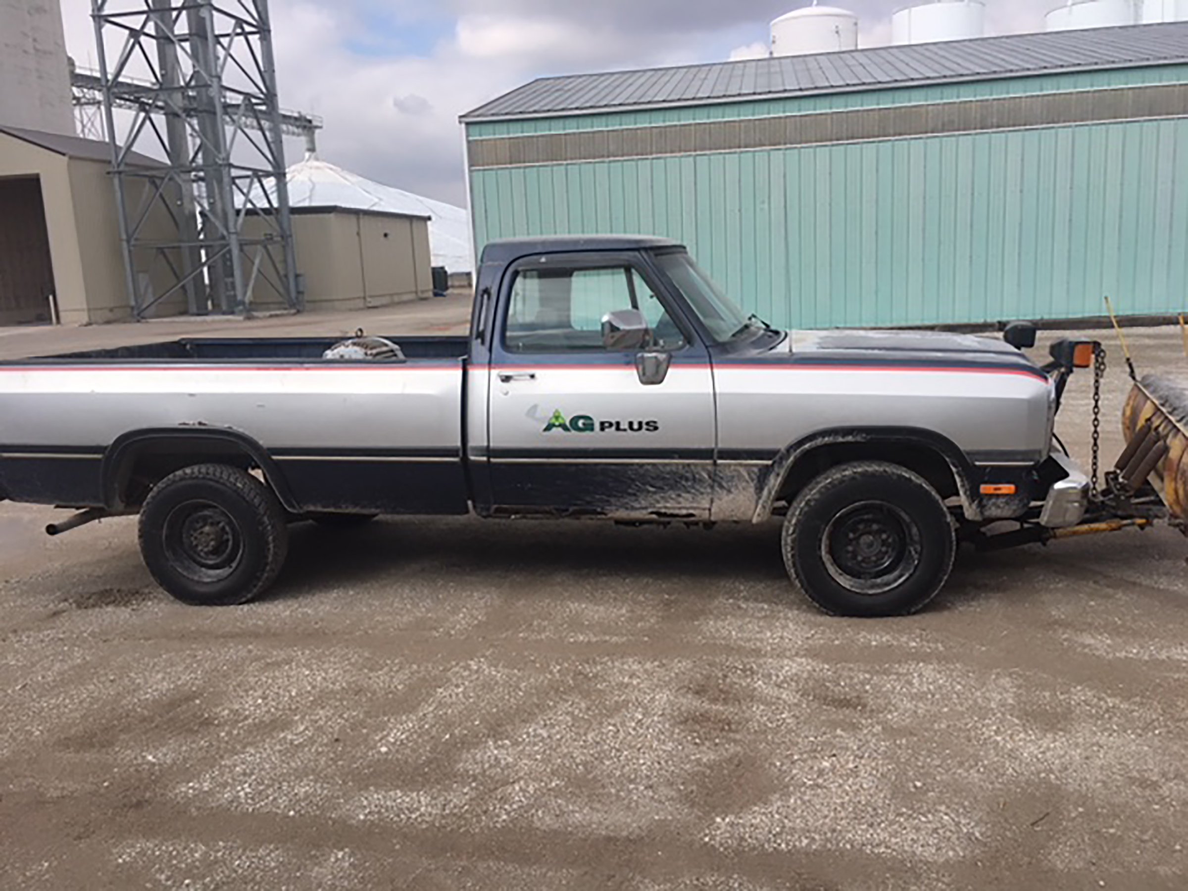 Property photo 125 - FARMERS GRAIN & AG LLC EXTRA FARM EQUIPMENT AUCTION IN VAN WERT COUNTY