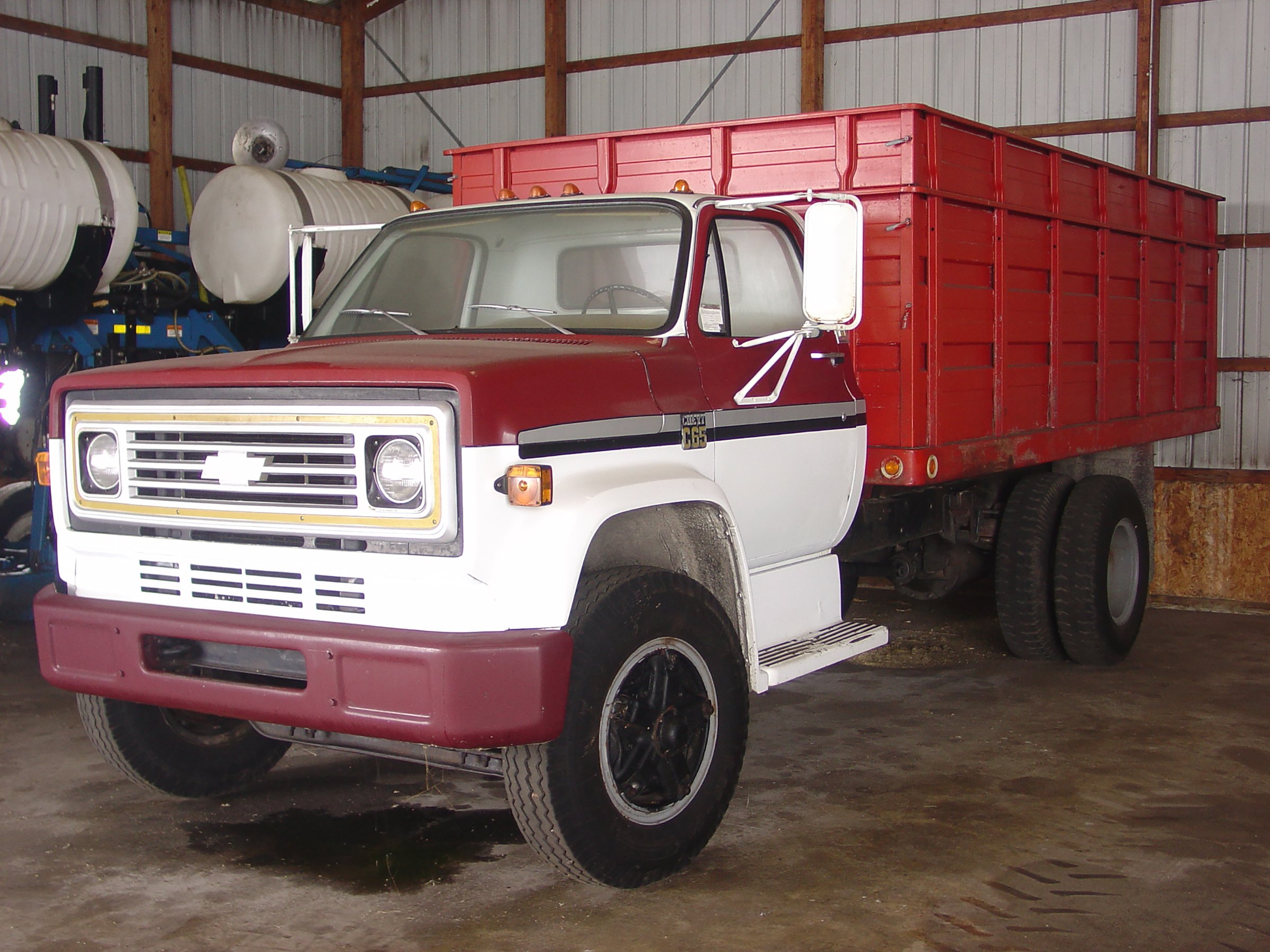 Property photo 13 - FARM EQUIPMENT AUCTION IN STARKE COUNTY, INDIANA