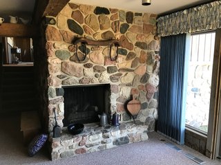 TRACT 4 - REAL ESTATE AUCTION - 2 PRESTIGUOUS HOMES - 66+/- ACRES IN 5 TRACTS IN NOBLE COUNTY, INDIANA