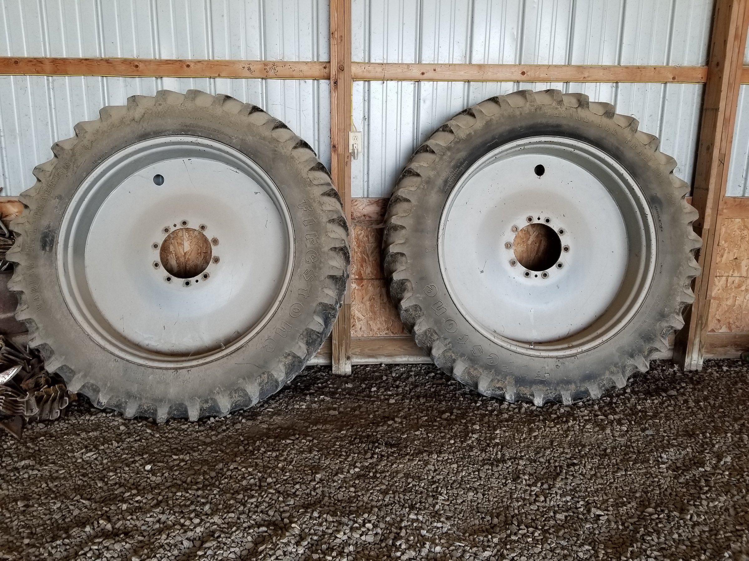 Property photo 58 - ABSOLUTE FARM EQUIPMENT AUCTION IN BOND COUNTY, ILLINOIS