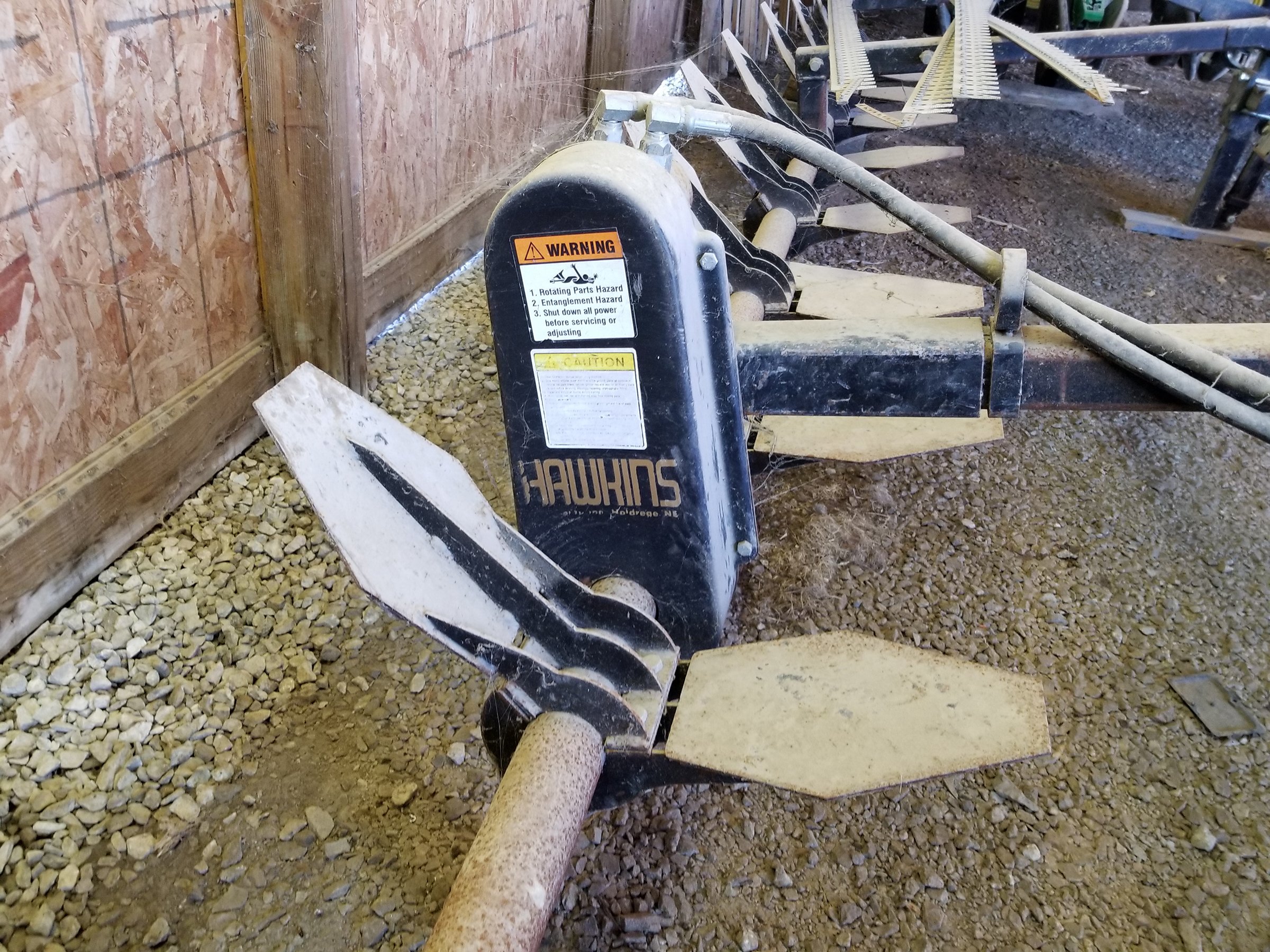 Property photo 28 - ABSOLUTE FARM EQUIPMENT AUCTION IN BOND COUNTY, ILLINOIS