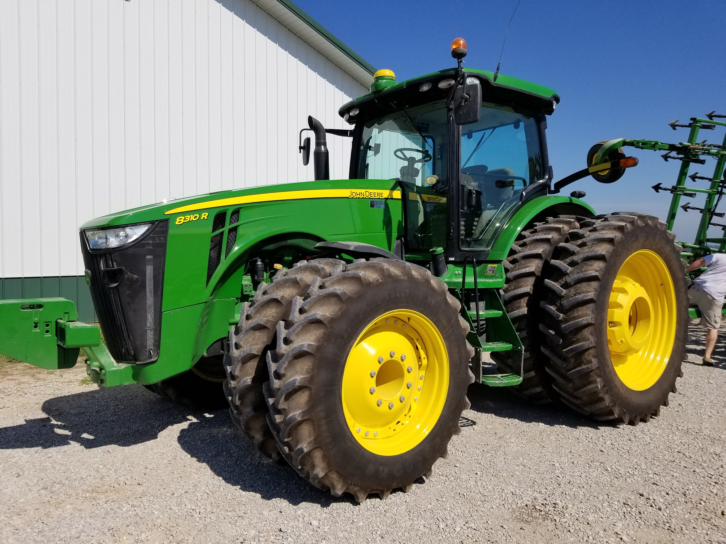 Property photo 2 - ABSOLUTE FARM EQUIPMENT AUCTION IN BOND COUNTY, ILLINOIS