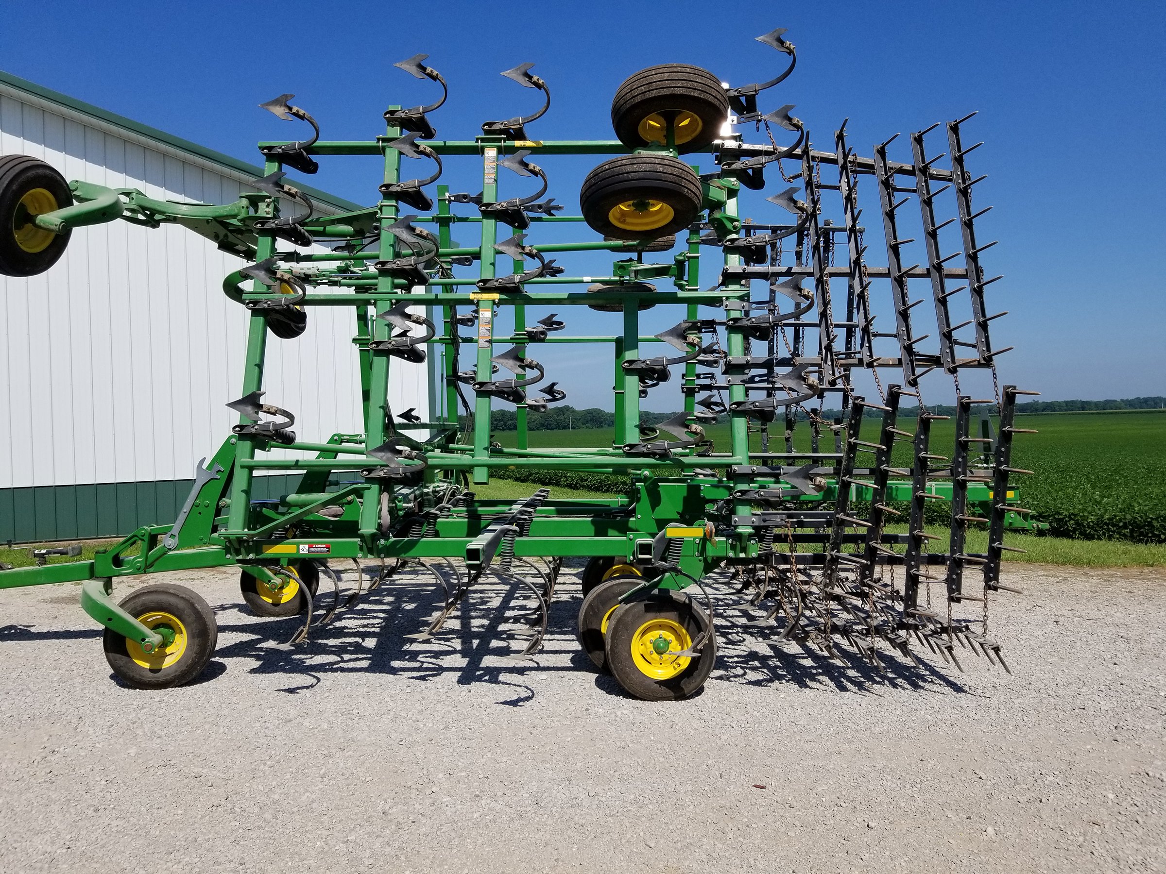 Property photo 12 - ABSOLUTE FARM EQUIPMENT AUCTION IN BOND COUNTY, ILLINOIS