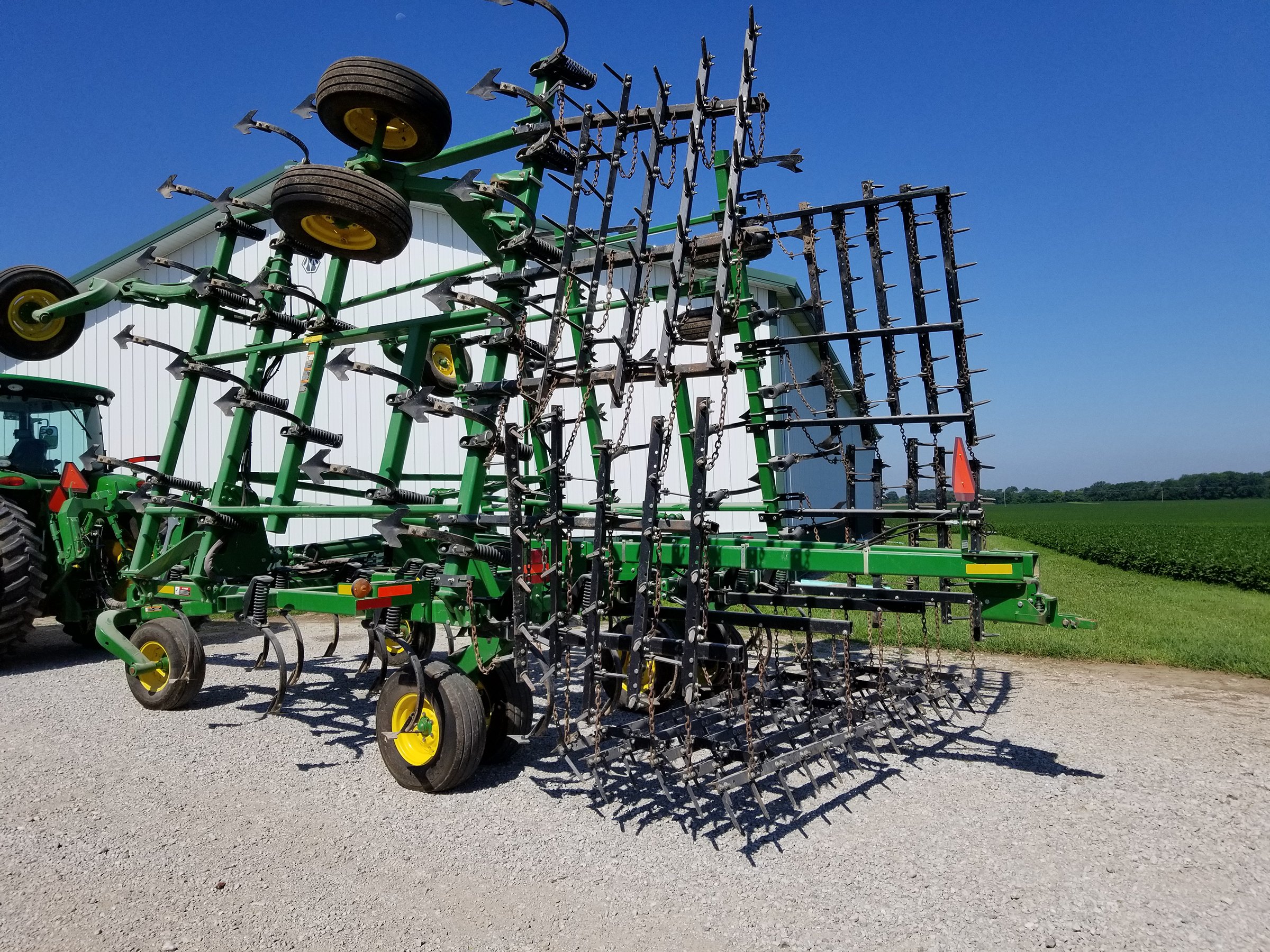 Property photo 14 - ABSOLUTE FARM EQUIPMENT AUCTION IN BOND COUNTY, ILLINOIS