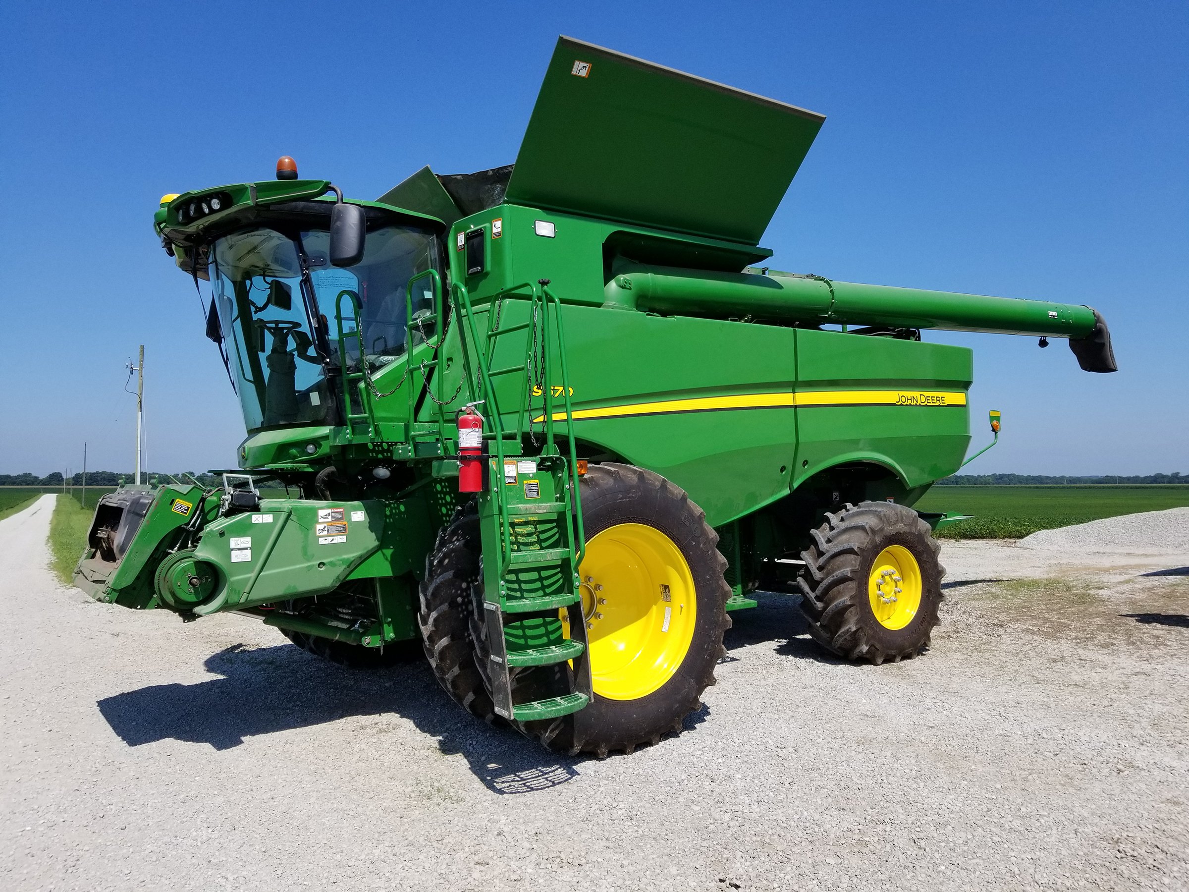 Property photo 10 - ABSOLUTE FARM EQUIPMENT AUCTION IN BOND COUNTY, ILLINOIS