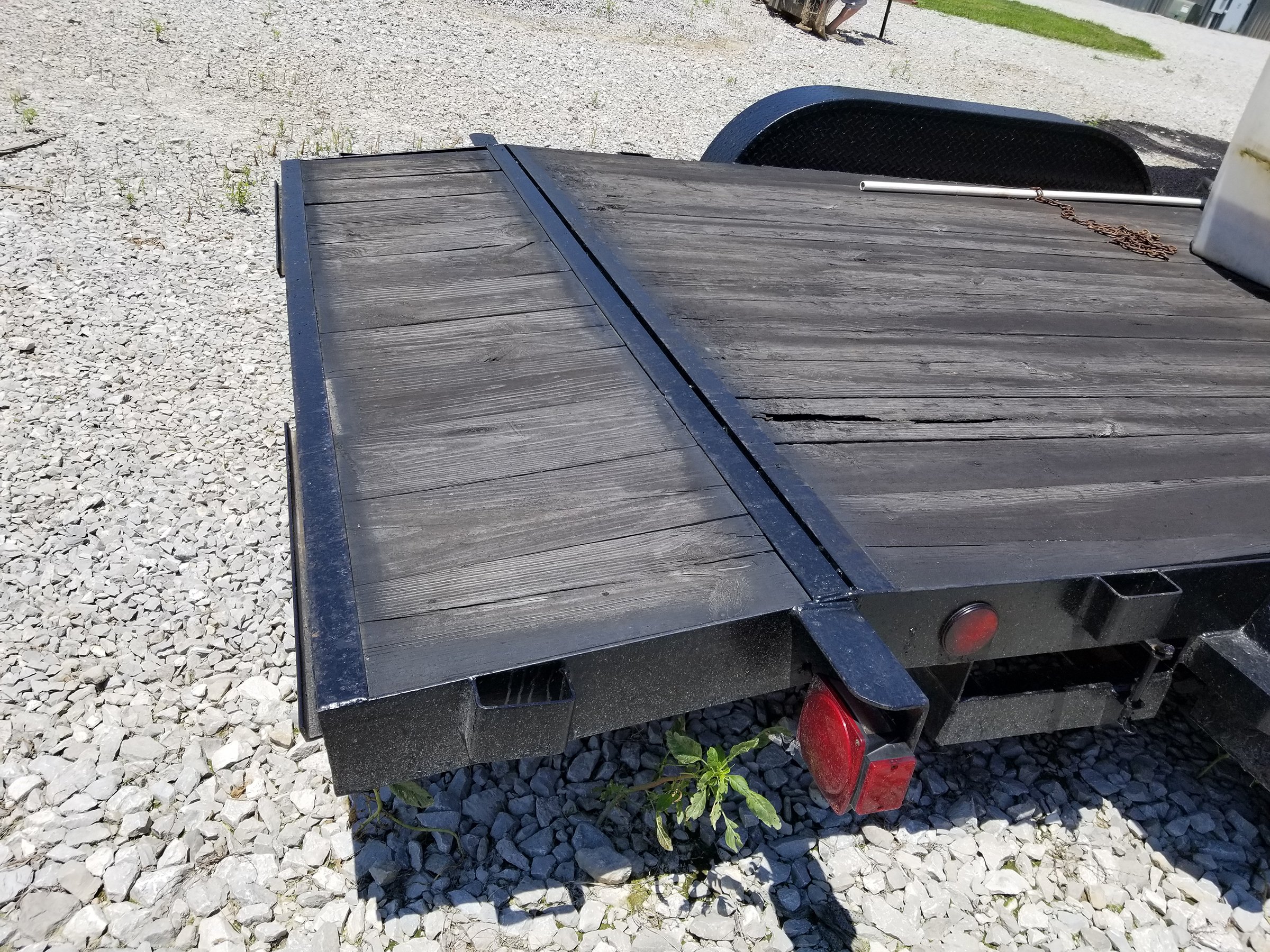 Property photo 41 - ABSOLUTE FARM EQUIPMENT AUCTION IN BOND COUNTY, ILLINOIS
