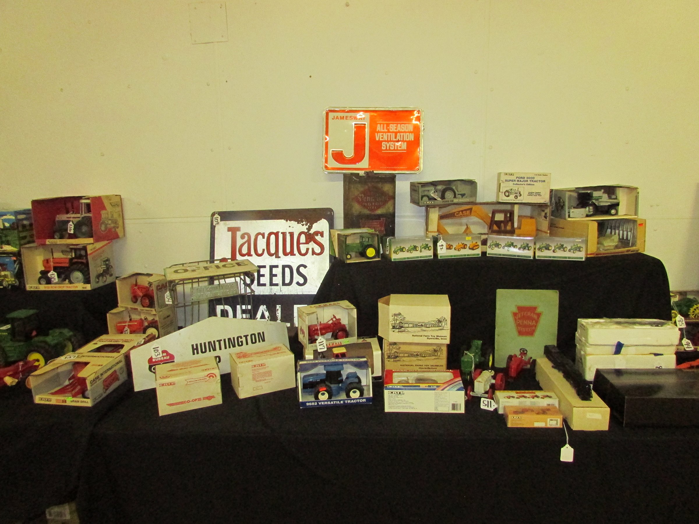 Property photo 137 - OUTSTANDING 2 DAY TOY/PETROLIANA AUCTION IN WHITLEY COUNTY, INDIANA
