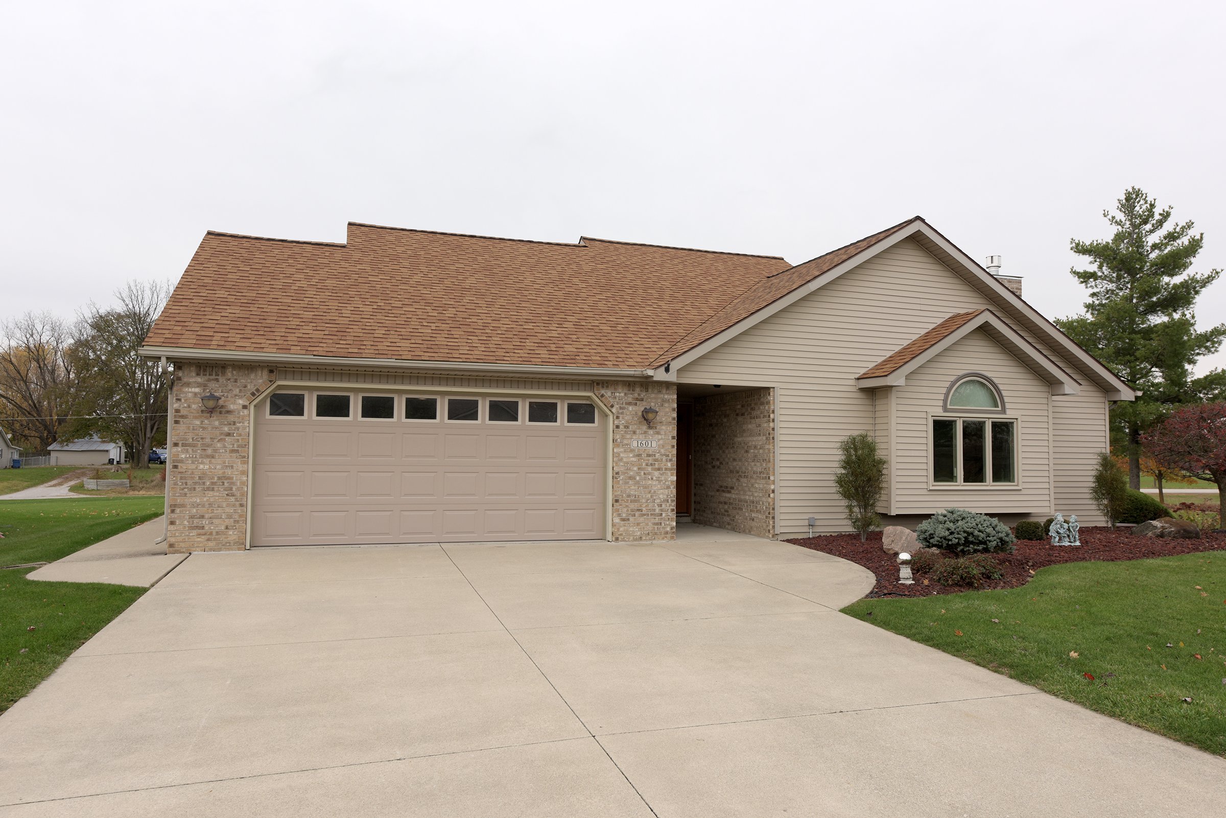 Property photo 11 - REAL ESTATE AUCTION IN WHITLEY COUNTY, INDIANA