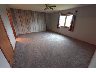 <B>BEAUTIFUL 3 BEDROOM HOME -  COMPLETELY REMODELED IN 2018 - CORNER LOT - EXCELLENT LOCATION</B><BR>  New kitchen cabinets with quartz counter tops in 2018. New natural gas fireplace with remote control for those cozy evenings in the great room.  Natural gas furnace was new approx. 10 years ago.  The home is equipped with an on demand water heater to fill the Safe-Step walk-in whirlpool tub with shower wand.  New interior paint throughout. All new doors and windows 2 years ago.  The 30 year roof was installed 10 years ago.  New pergola and expanded patio in 2018.  The 2 car garage floor has carpet square floor covering.  Extra attic insulation creates an extremely efficient home.  All new landscaping in 2017. 
<iframe src="https://player.vimeo.com/video/299919470" width="640" height="360" frameborder="0" webkitallowfullscreen mozallowfullscreen allowfullscreen></iframe>

Beautiful 3 Bedroom Home
New Kitchen
Completely Remodeled in 2018
Corner Lot
Excellent Location - REAL ESTATE FOR SALE IN WHITLEY COUNTY, INDIANA
