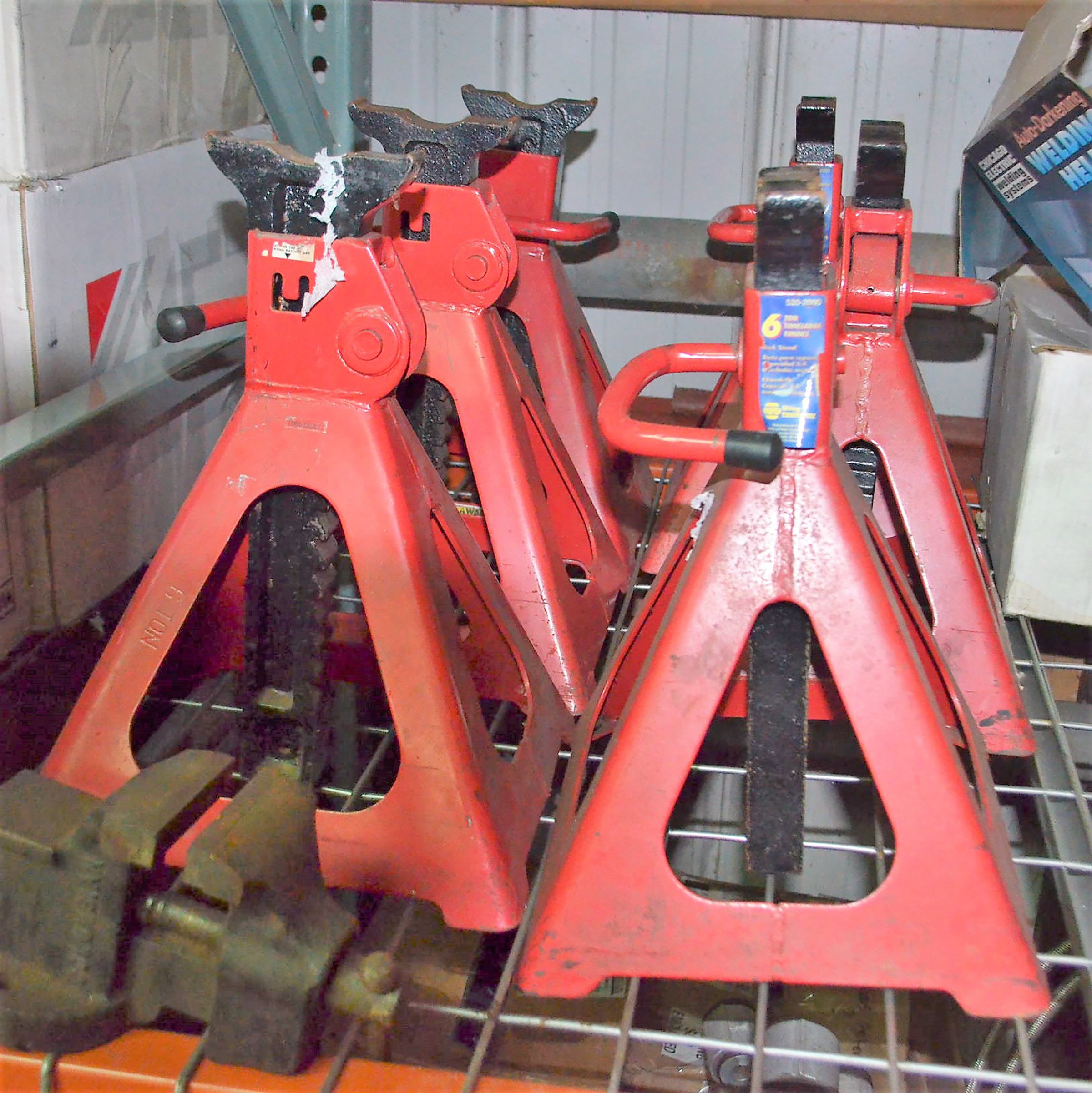 Property photo 154 - QUALITY TOOLS & EQUIPMENT AUCTION IN WHITLEY COUNTY, INDIANA