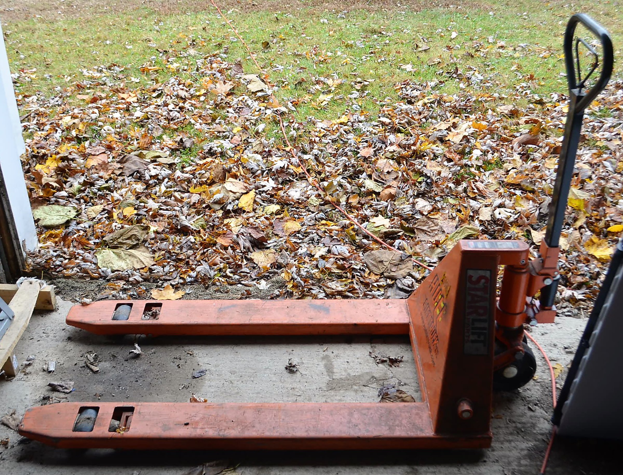 Property photo 141 - QUALITY TOOLS & EQUIPMENT AUCTION IN WHITLEY COUNTY, INDIANA