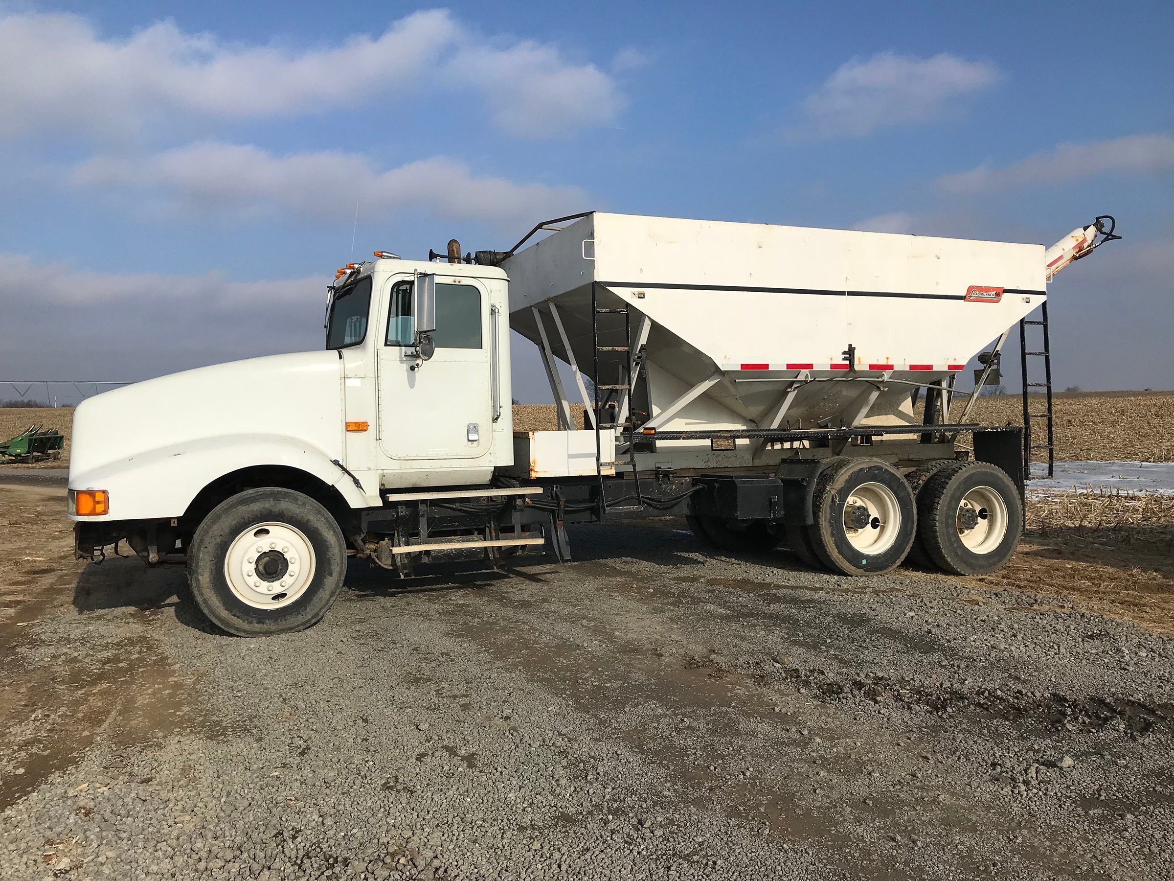 Property photo 20 - ABSOLUTE FARM EQUIPMENT AUCTION IN LAGRANGE COUNTY, INDIANA