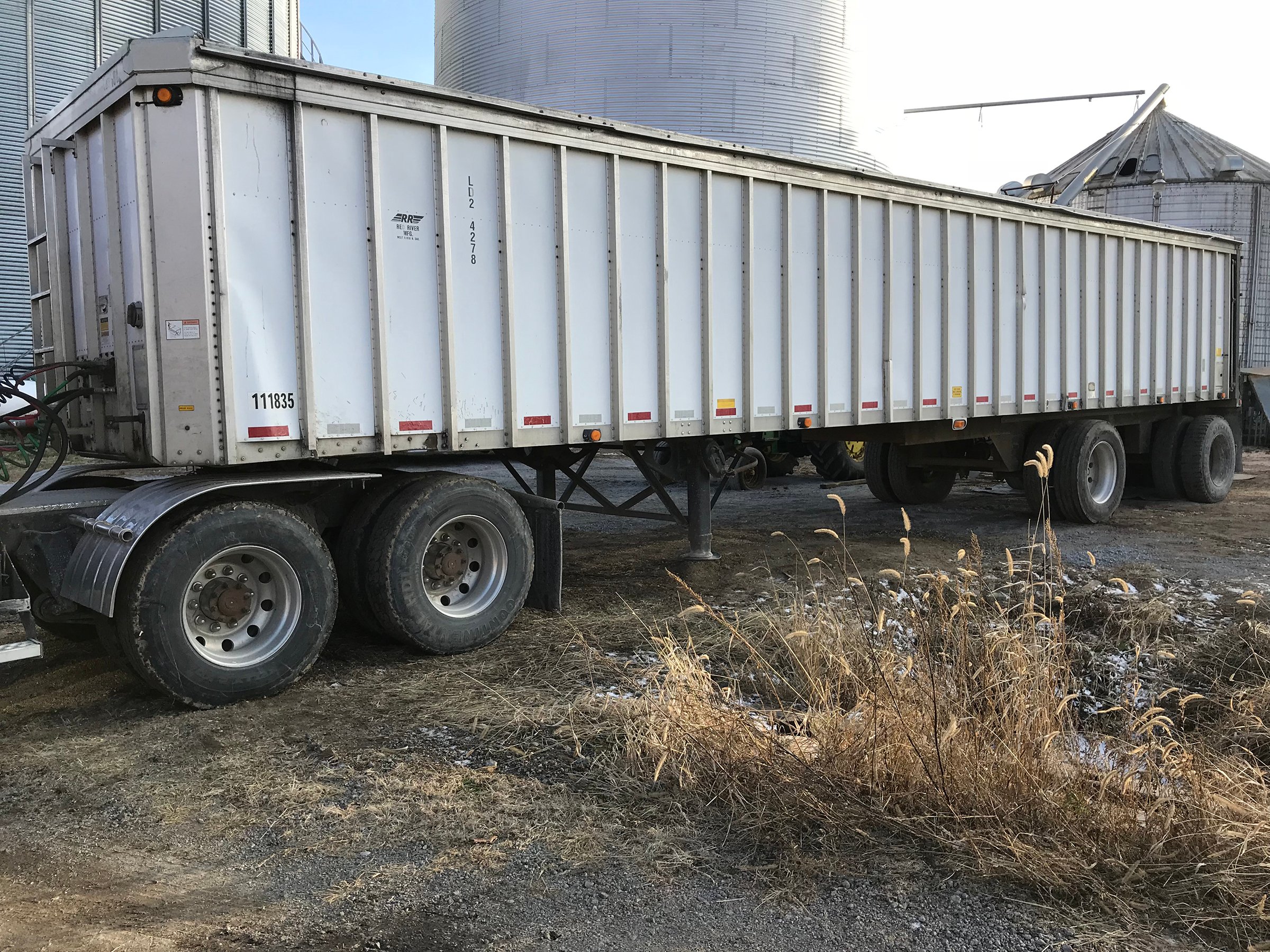 Property photo 24 - ABSOLUTE FARM EQUIPMENT AUCTION IN LAGRANGE COUNTY, INDIANA