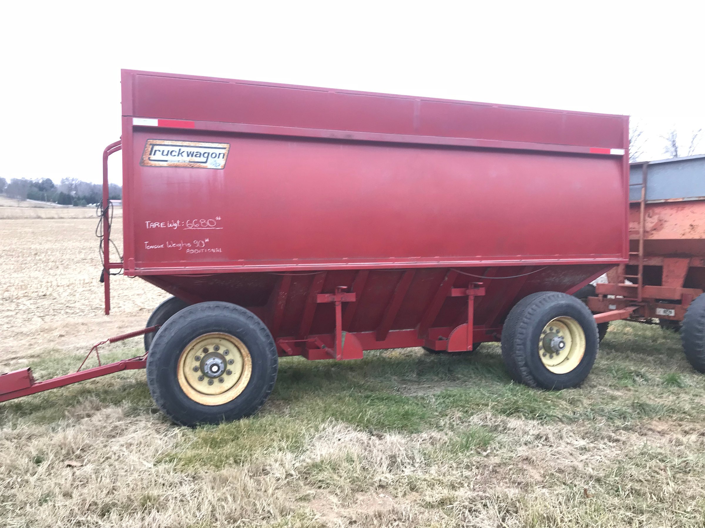 Property photo 16 - ABSOLUTE FARM EQUIPMENT AUCTION IN LAGRANGE COUNTY, INDIANA