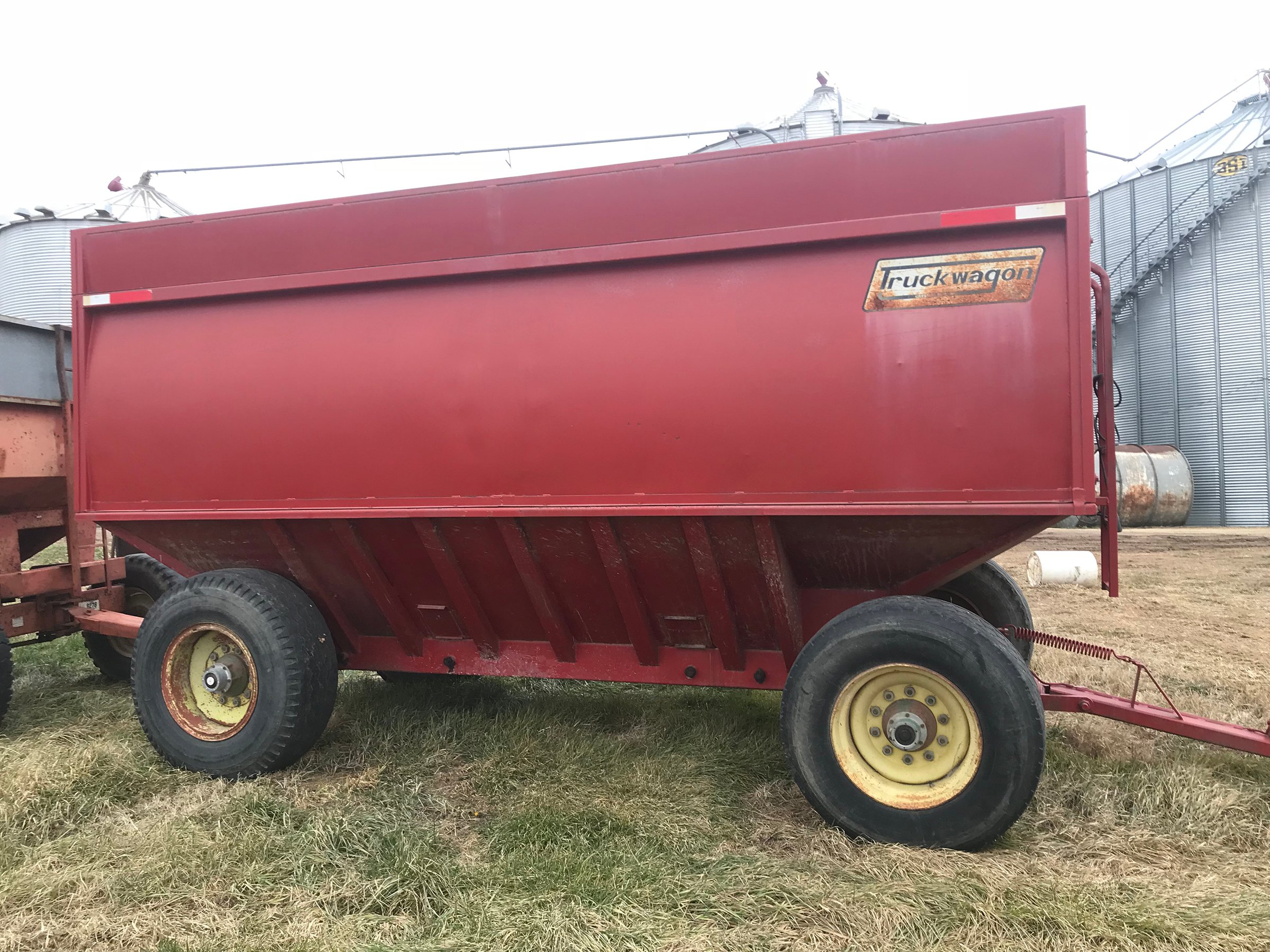 Property photo 14 - ABSOLUTE FARM EQUIPMENT AUCTION IN LAGRANGE COUNTY, INDIANA