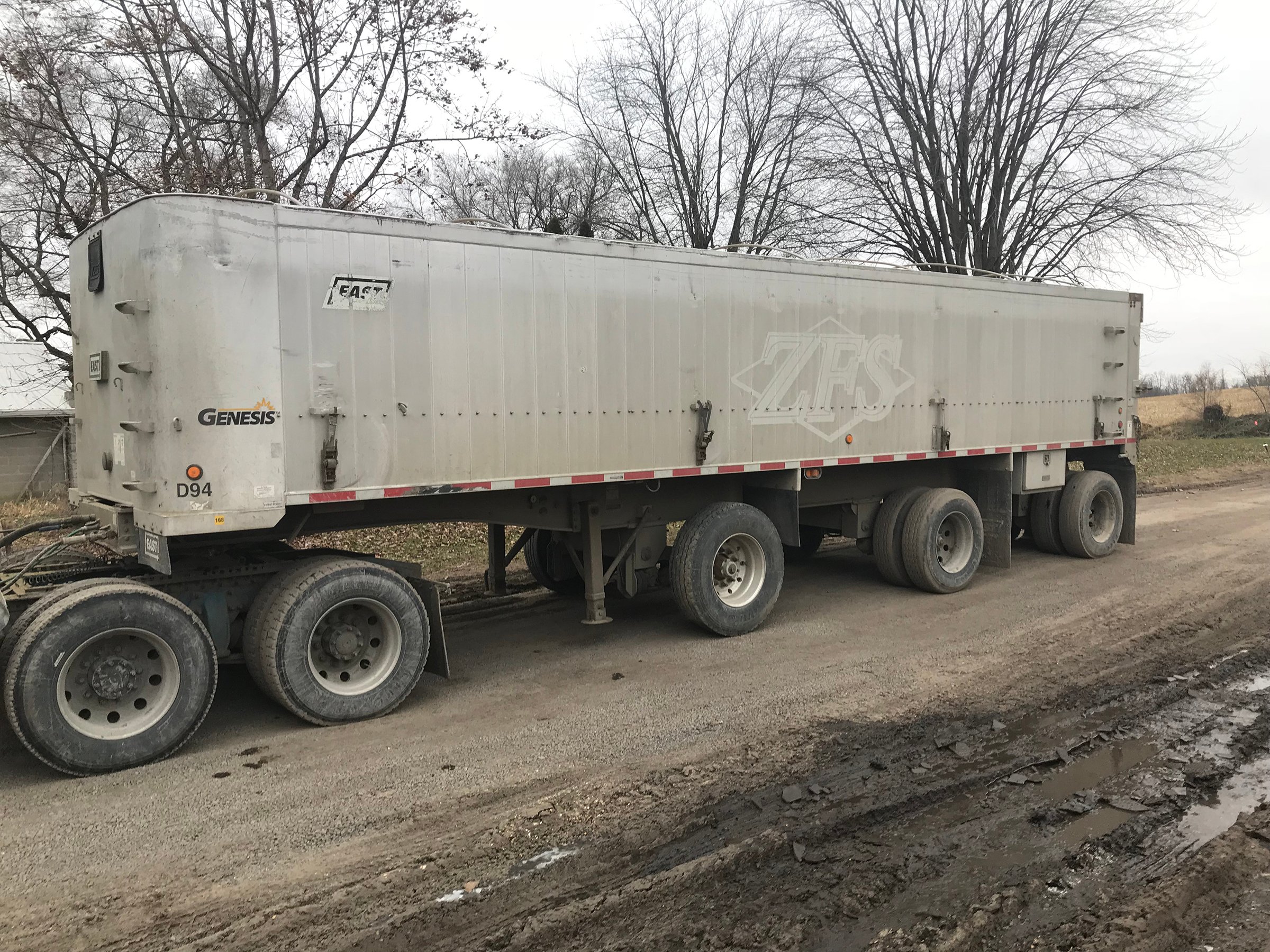 Property photo 25 - ABSOLUTE FARM EQUIPMENT AUCTION IN LAGRANGE COUNTY, INDIANA