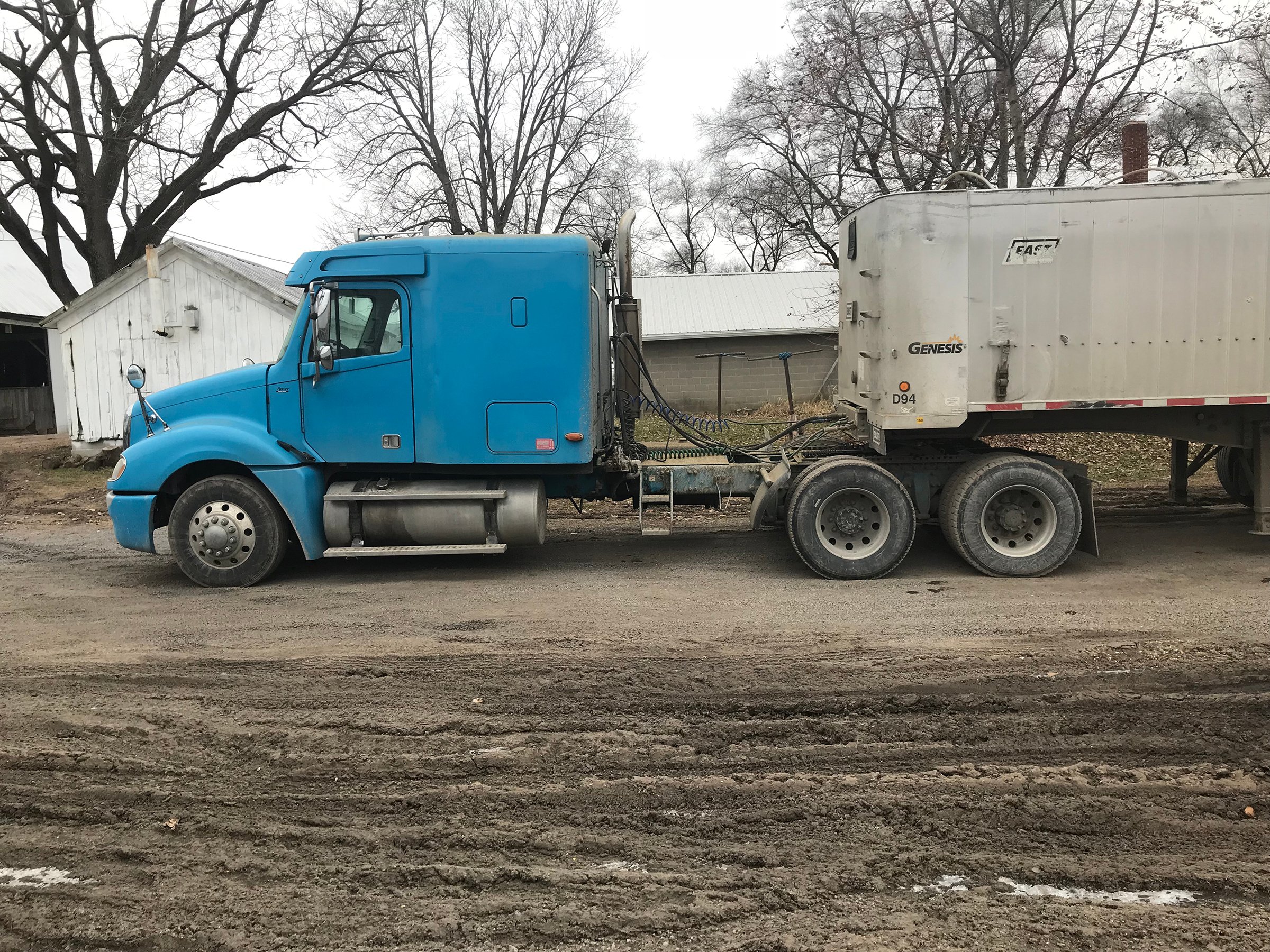 Property photo 26 - ABSOLUTE FARM EQUIPMENT AUCTION IN LAGRANGE COUNTY, INDIANA