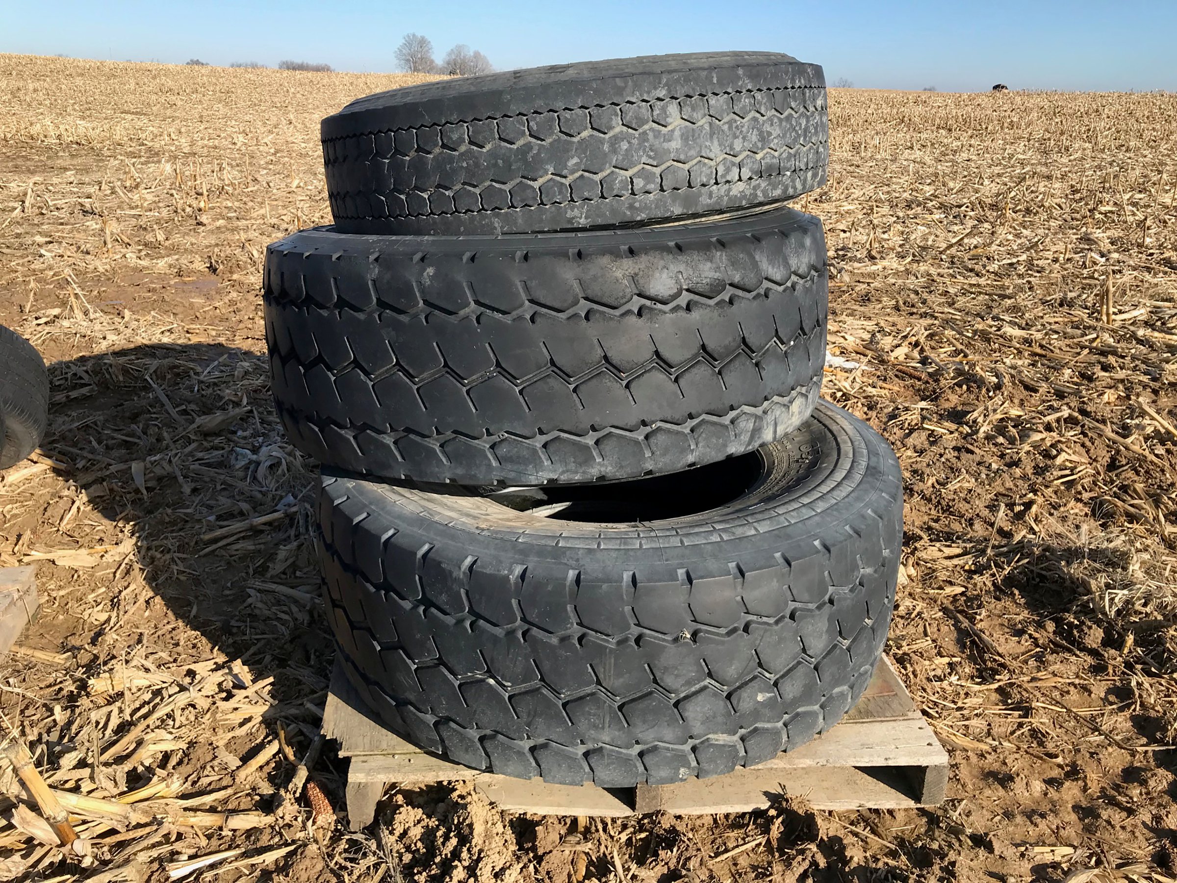 Property photo 77 - ABSOLUTE FARM EQUIPMENT AUCTION IN LAGRANGE COUNTY, INDIANA