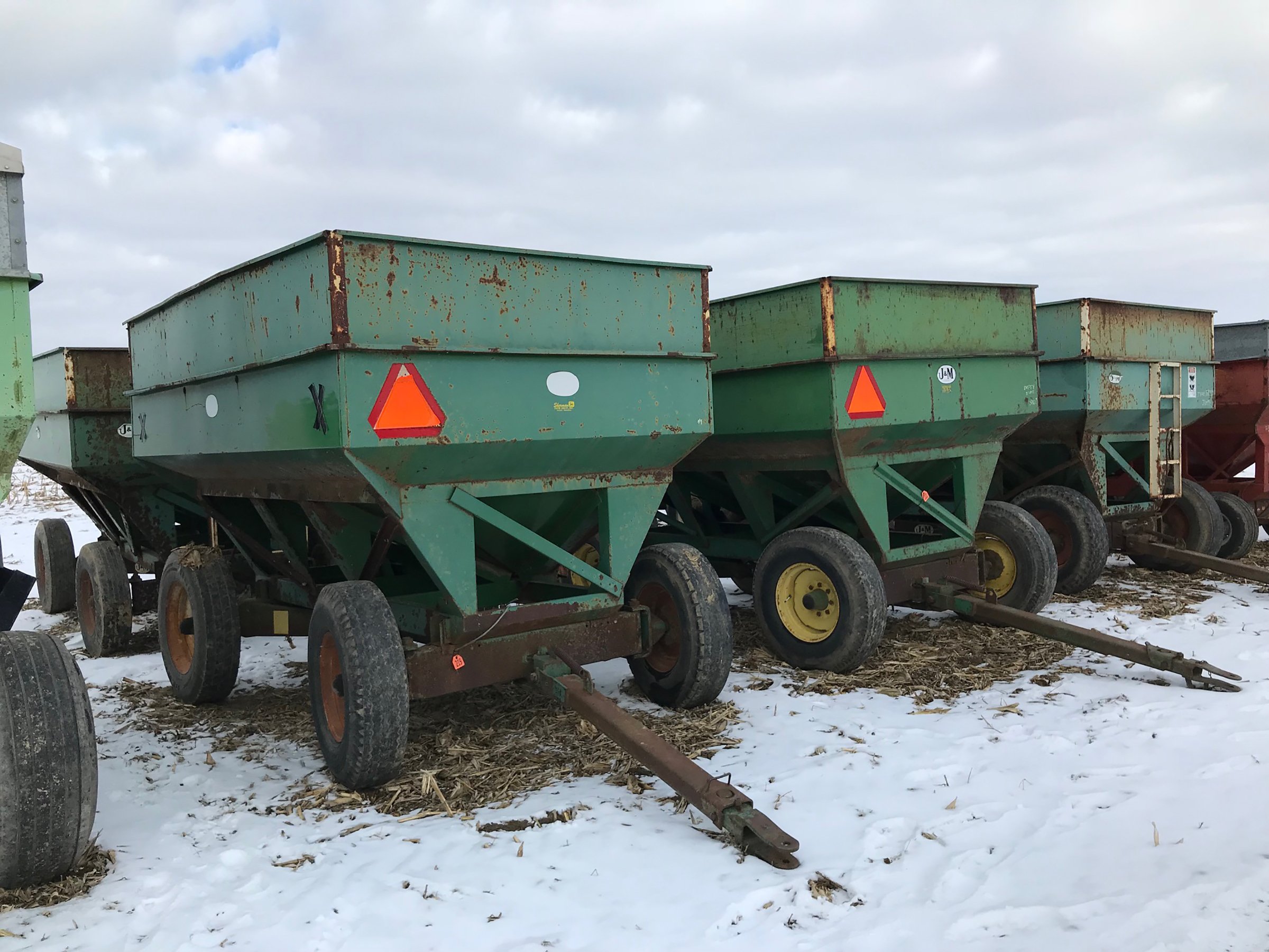 Property photo 107 - ABSOLUTE FARM EQUIPMENT AUCTION IN LAGRANGE COUNTY, INDIANA