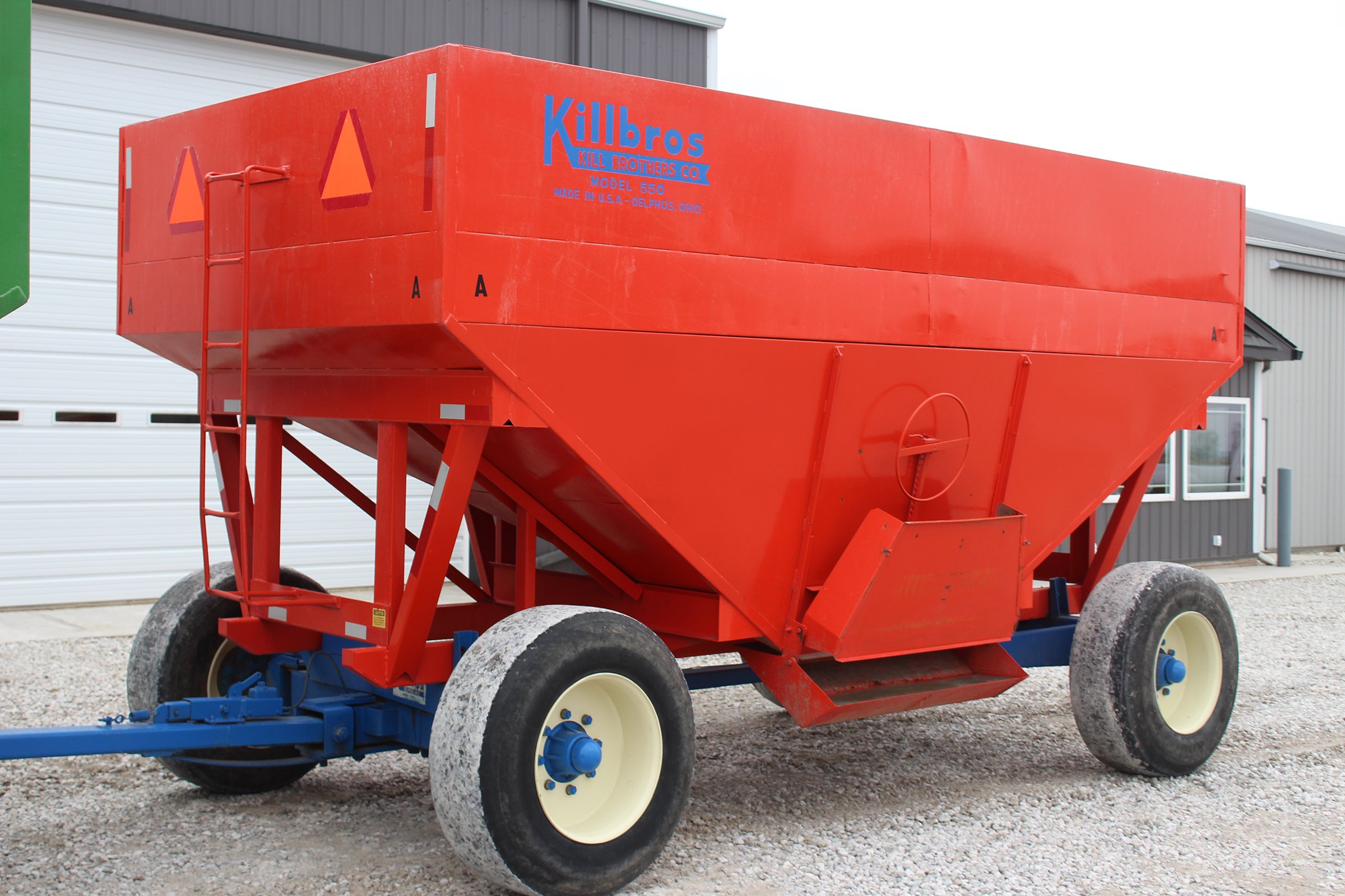 Property photo 19 - FARM EQUIPMENT AUCTION IN MADISON COUNTY, INDIANA