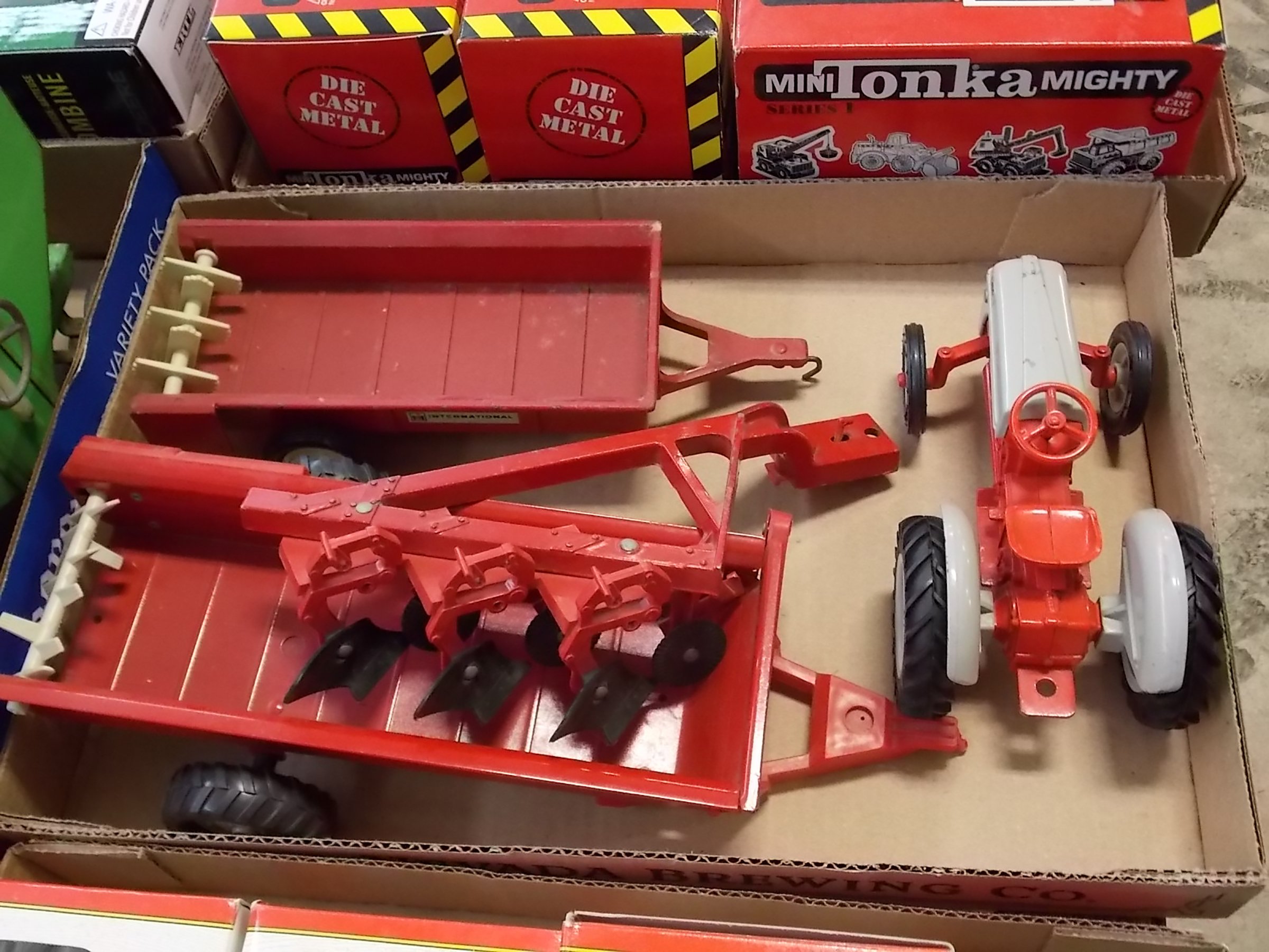 Property photo 141 - VINTAGE TOYS & COLLECTIBLES AUCTION IN WHITLEY COUNTY, INDIANA
