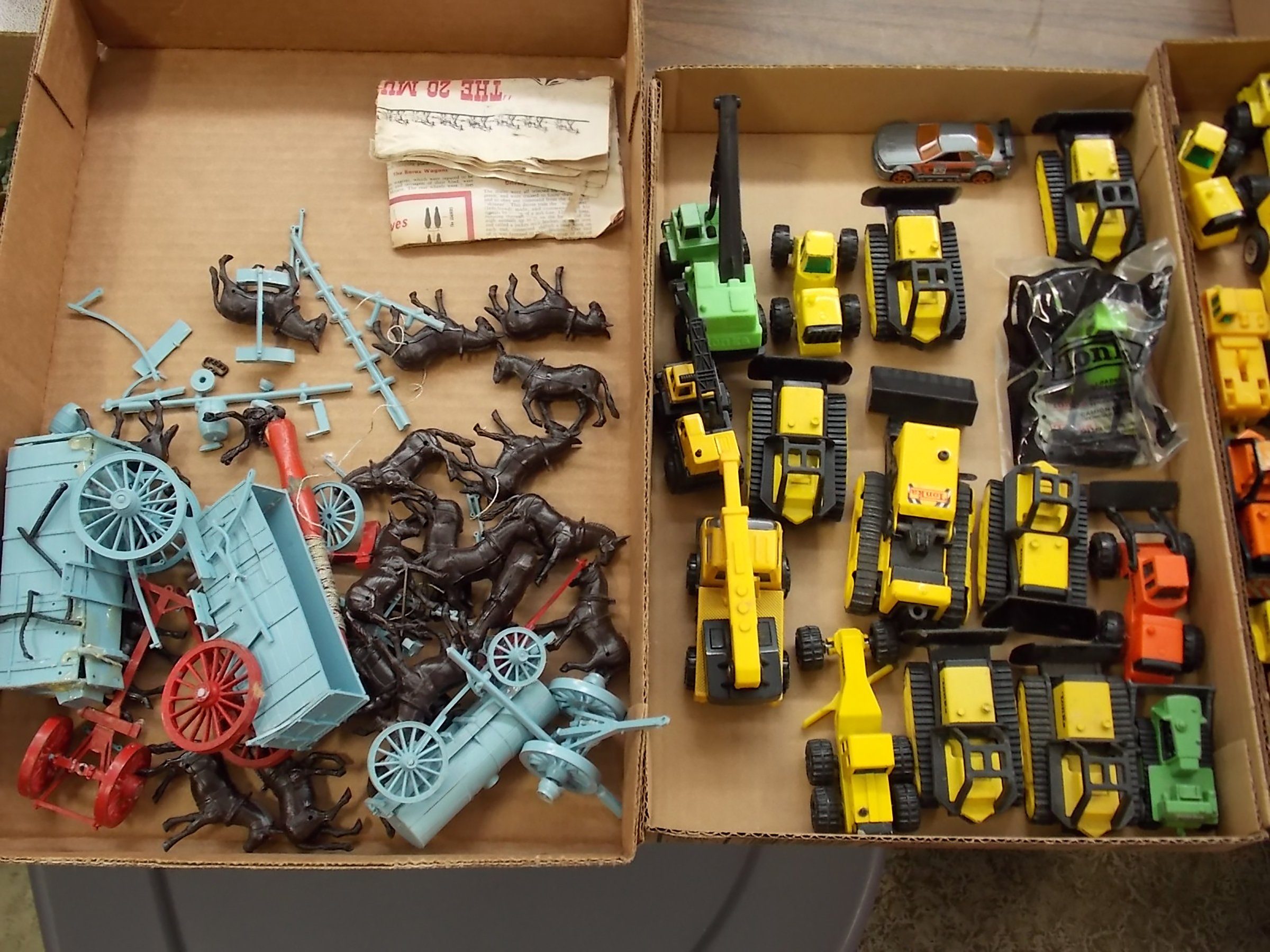 Property photo 132 - VINTAGE TOYS & COLLECTIBLES AUCTION IN WHITLEY COUNTY, INDIANA