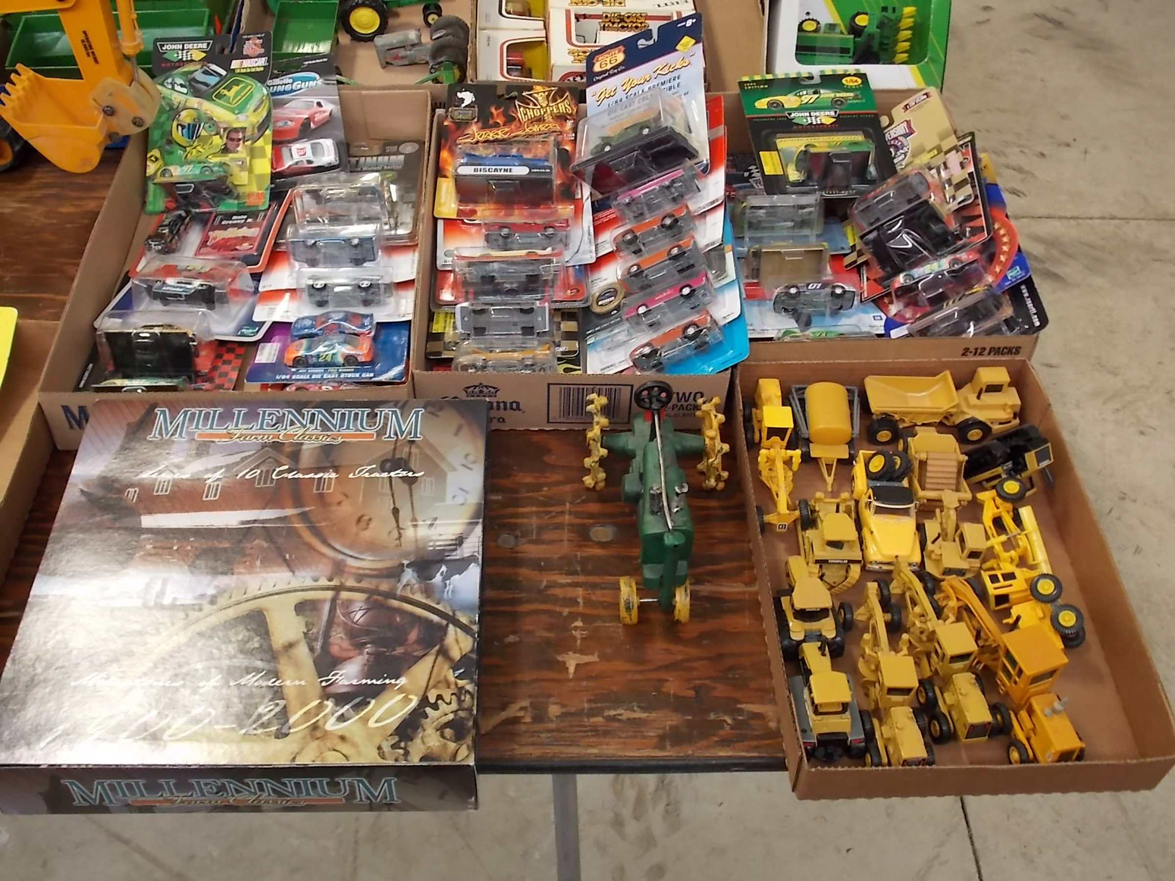 Property photo 135 - VINTAGE TOYS & COLLECTIBLES AUCTION IN WHITLEY COUNTY, INDIANA