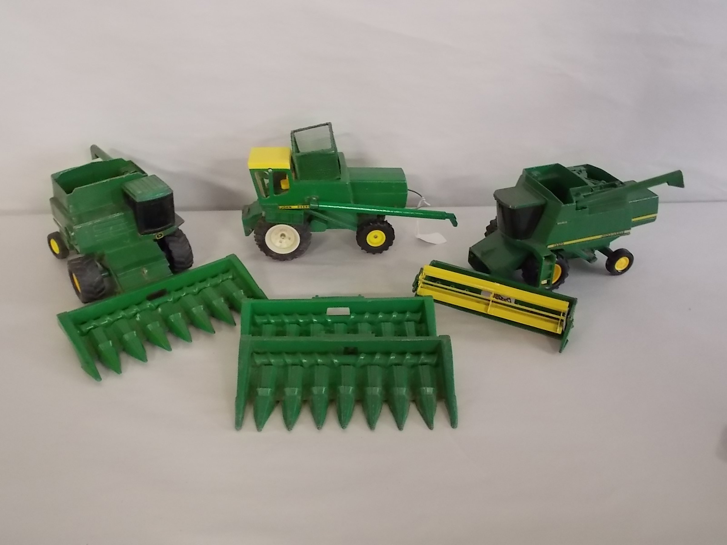 Property photo 84 - VINTAGE TOYS & COLLECTIBLES AUCTION IN WHITLEY COUNTY, INDIANA