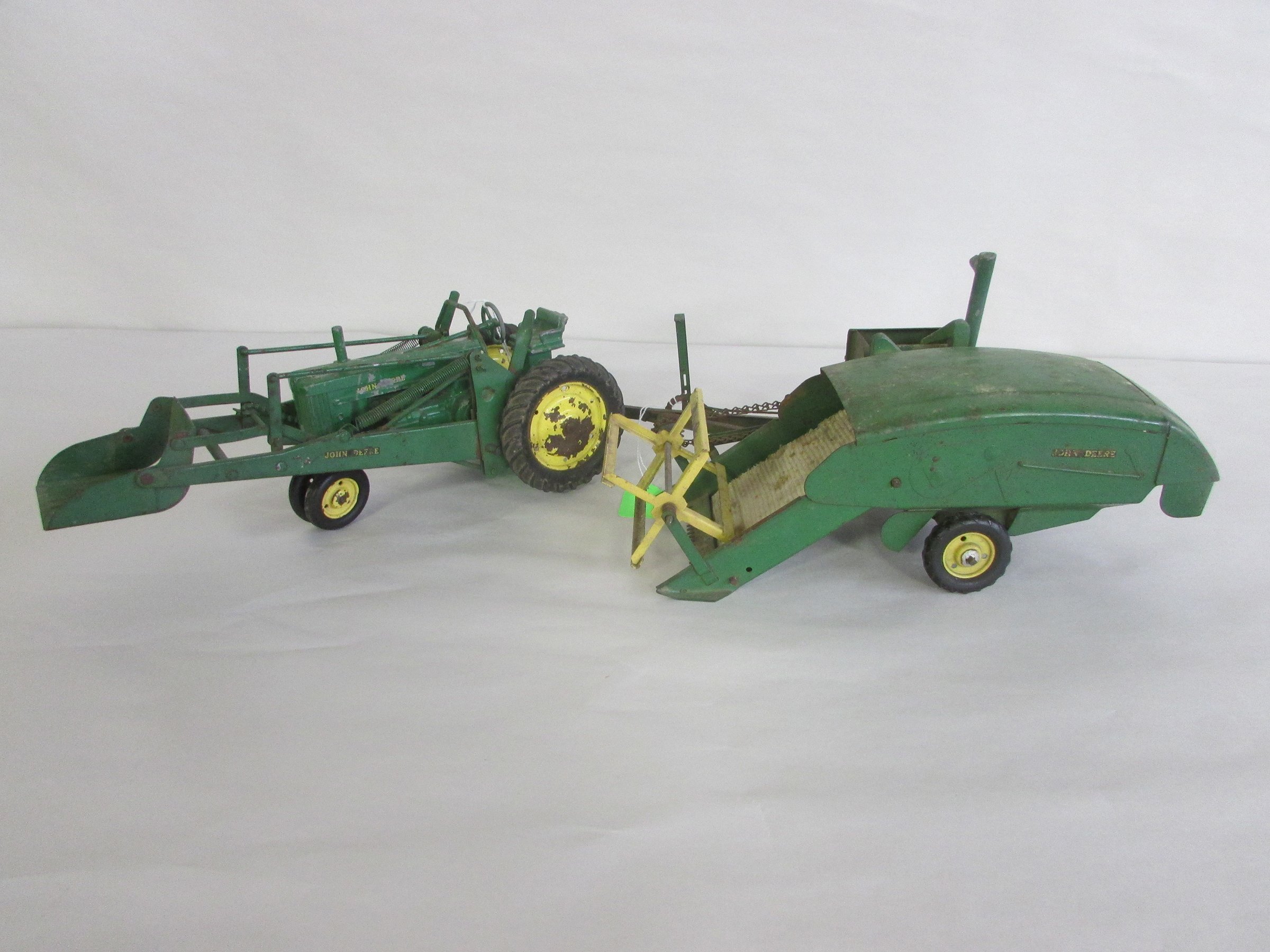 Property photo 2 - VINTAGE TOYS & COLLECTIBLES AUCTION IN WHITLEY COUNTY, INDIANA