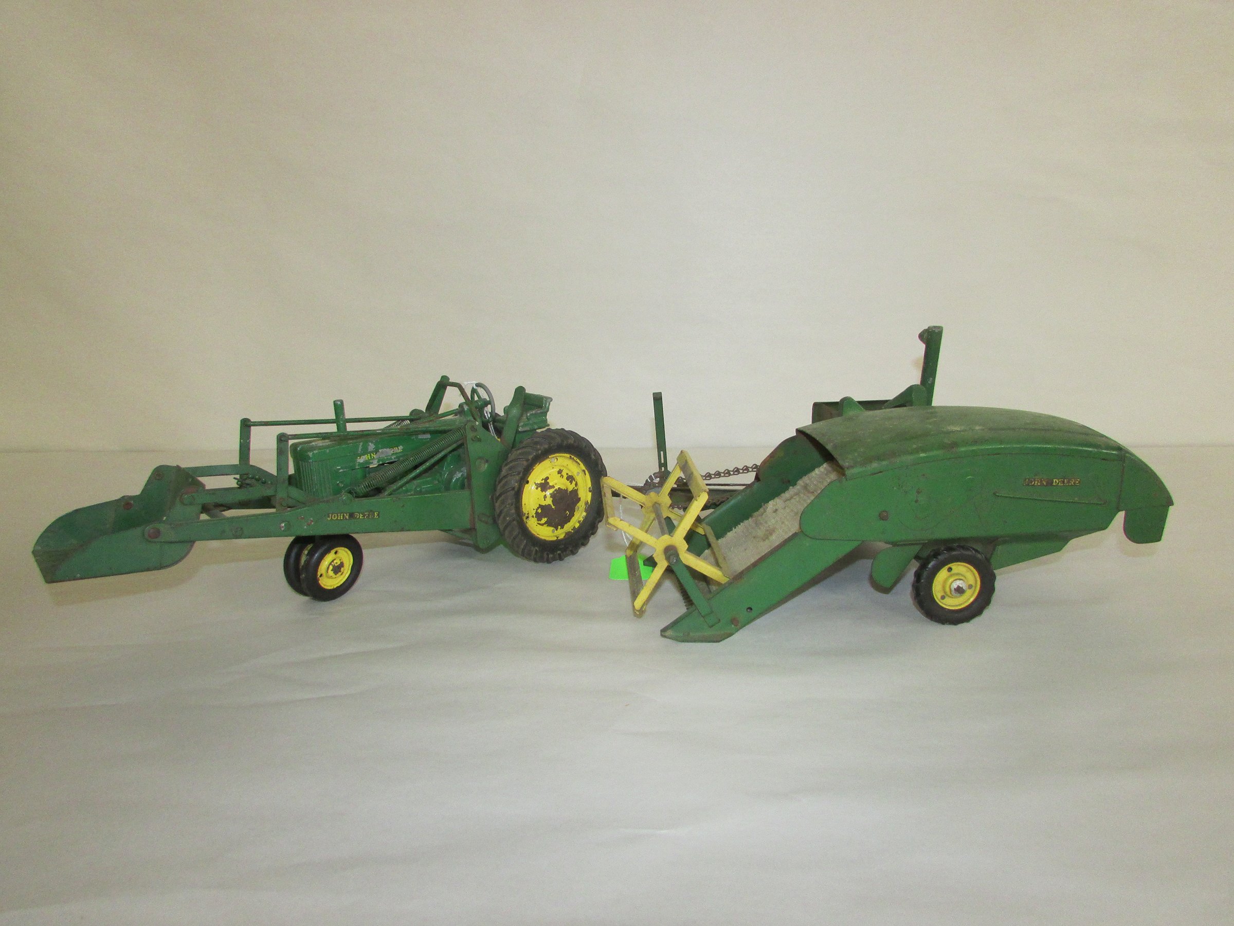 Property photo 3 - VINTAGE TOYS & COLLECTIBLES AUCTION IN WHITLEY COUNTY, INDIANA