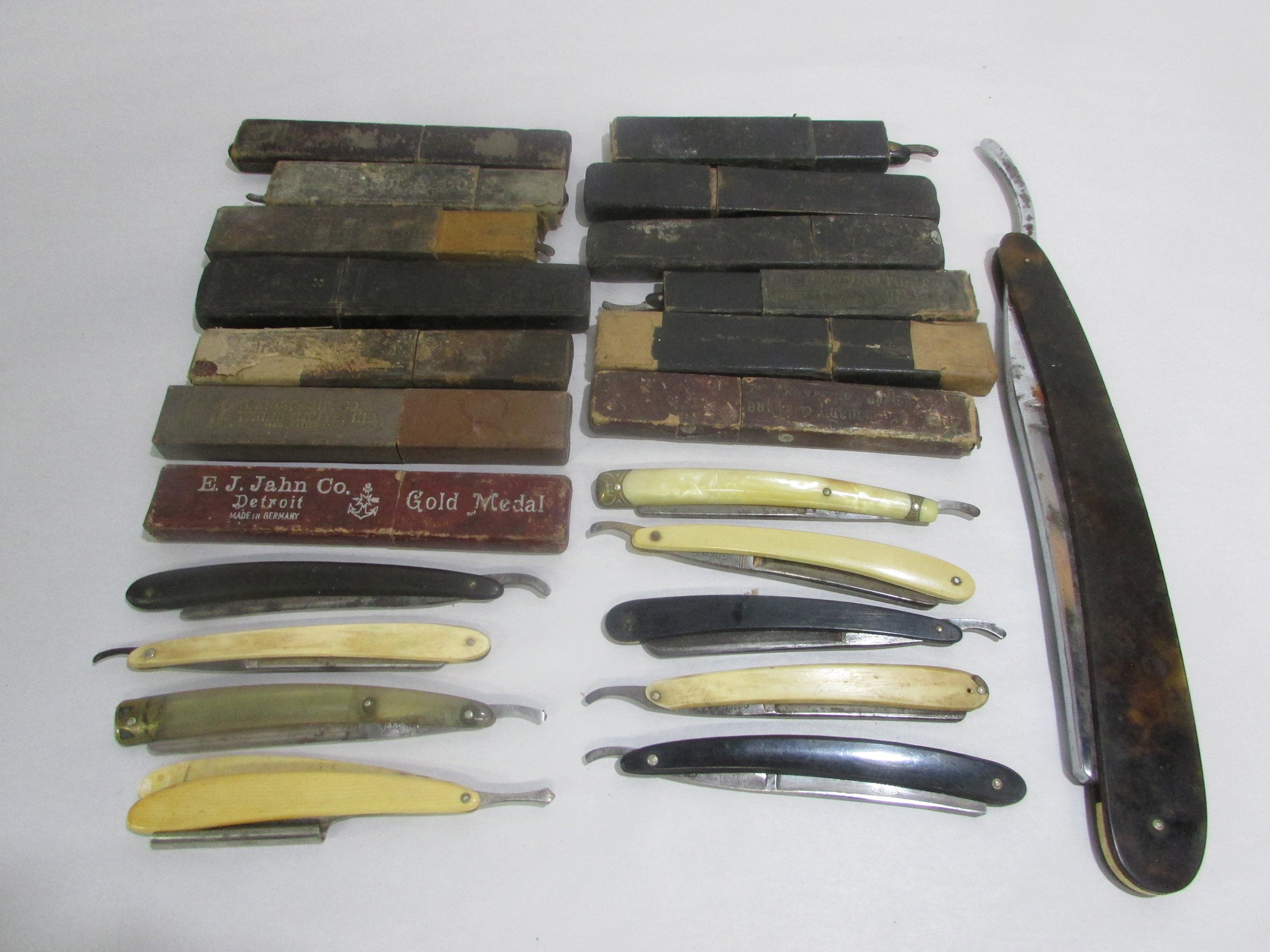 Property photo 27 - VINTAGE TOYS & COLLECTIBLES AUCTION IN WHITLEY COUNTY, INDIANA