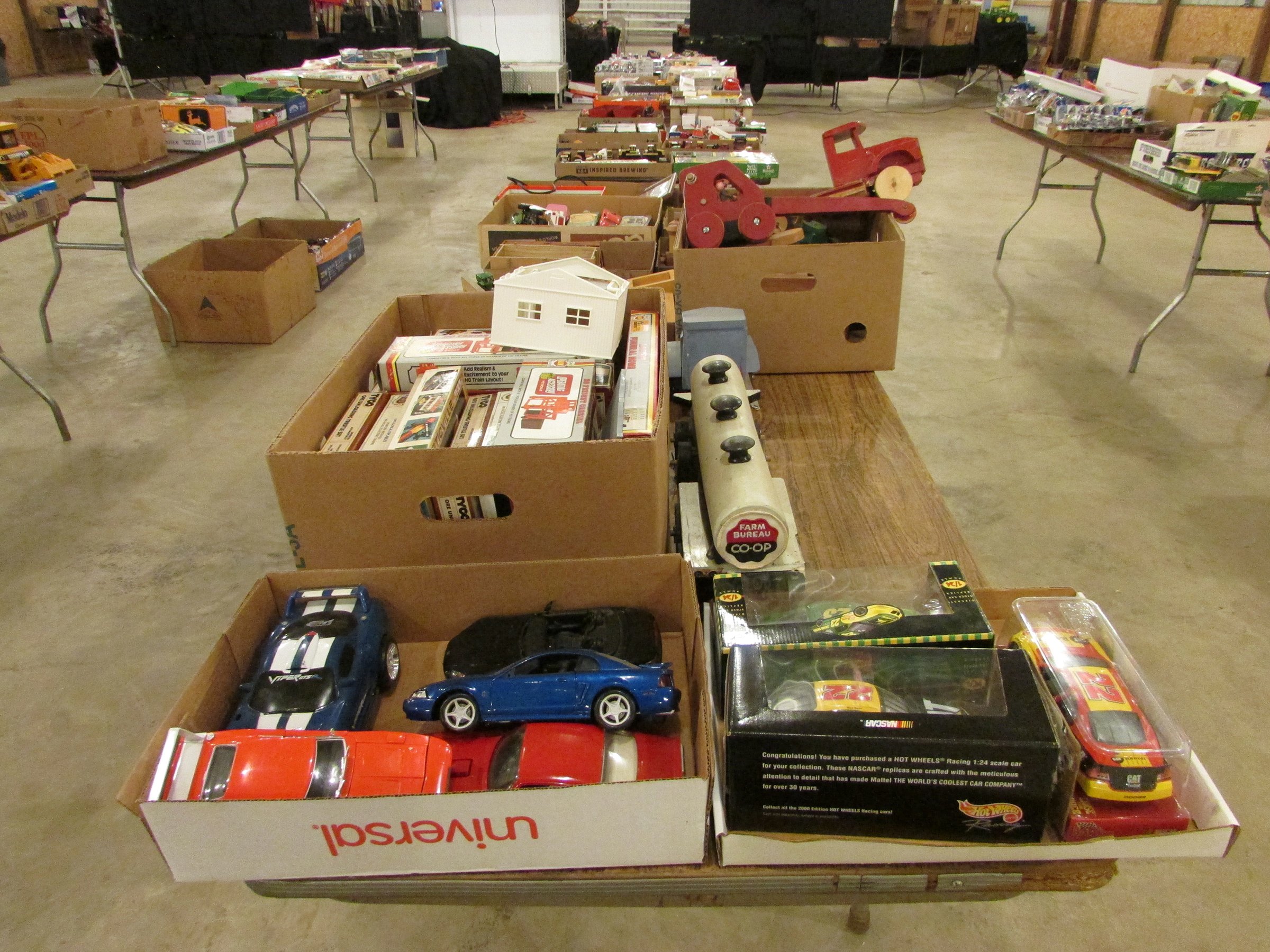 Property photo 161 - VINTAGE TOYS & COLLECTIBLES AUCTION IN WHITLEY COUNTY, INDIANA