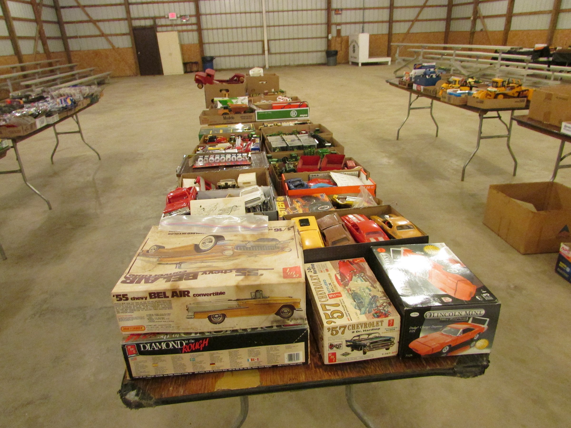 Property photo 194 - VINTAGE TOYS & COLLECTIBLES AUCTION IN WHITLEY COUNTY, INDIANA