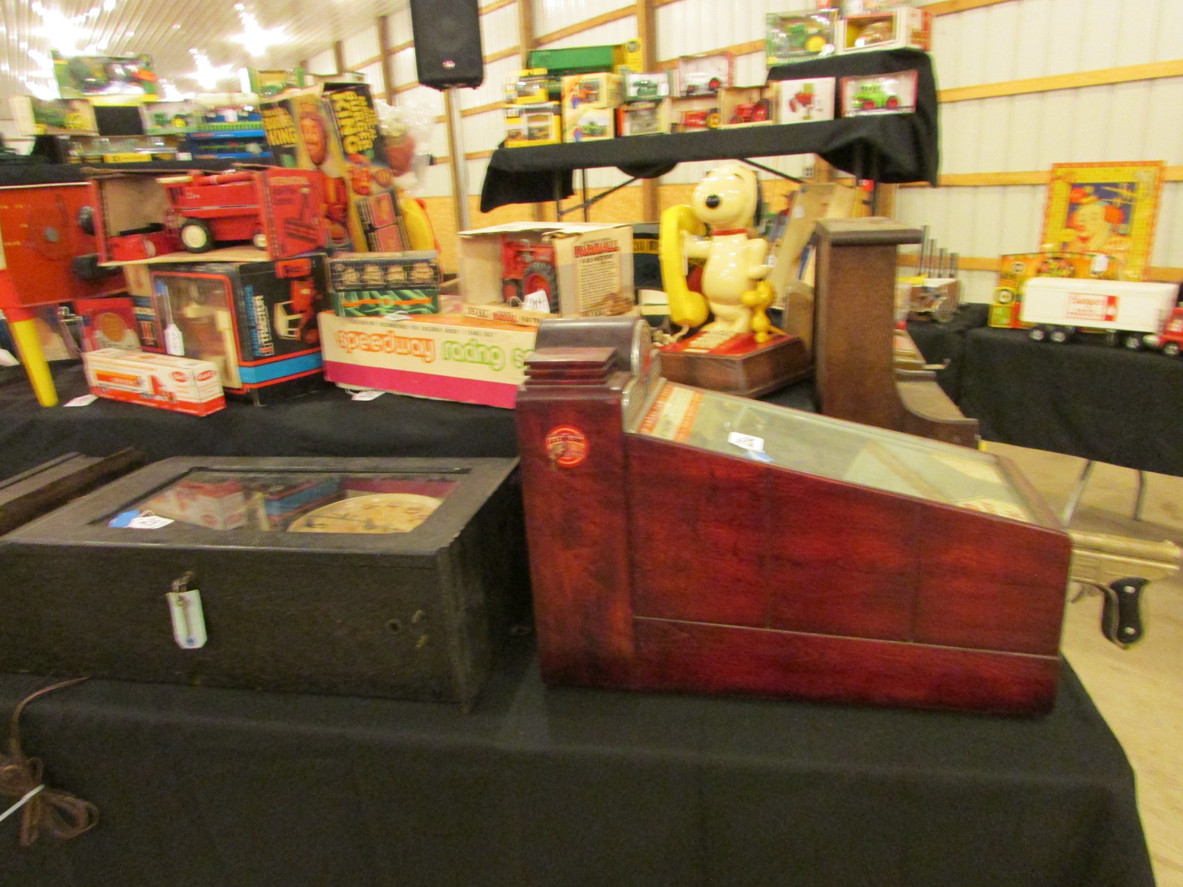 Property photo 206 - VINTAGE TOYS & COLLECTIBLES AUCTION IN WHITLEY COUNTY, INDIANA