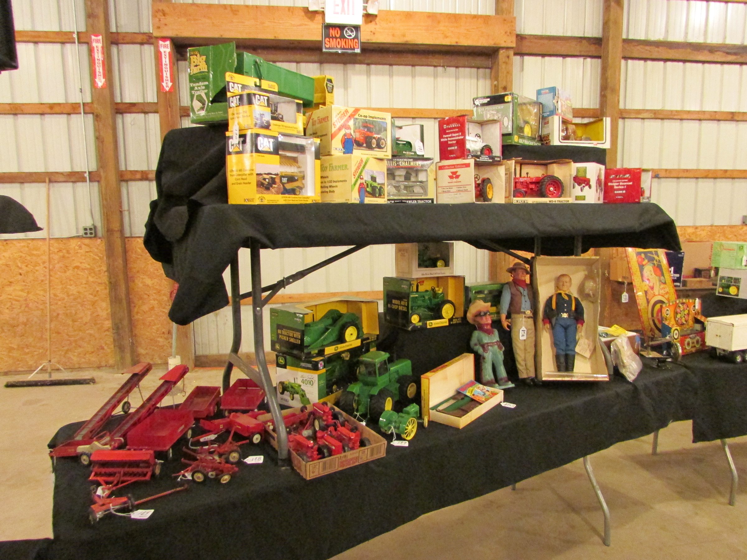 Property photo 195 - VINTAGE TOYS & COLLECTIBLES AUCTION IN WHITLEY COUNTY, INDIANA